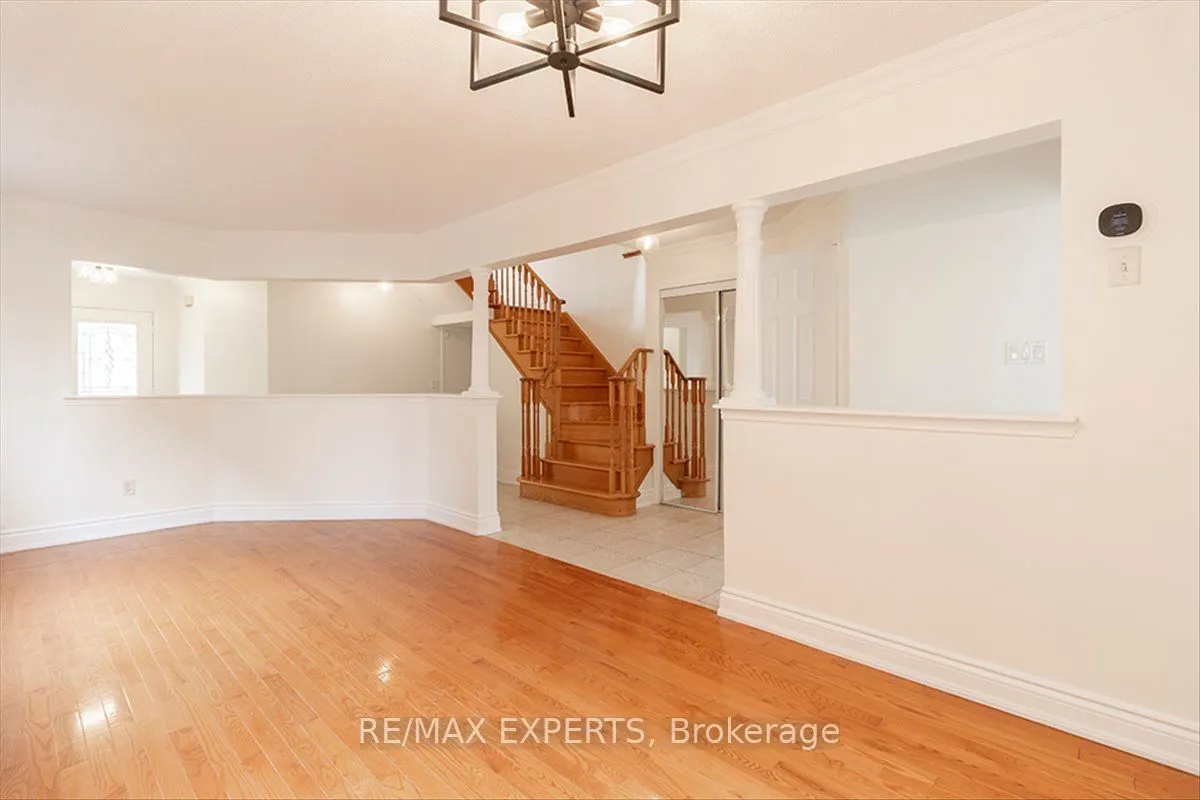 104 Echo Ridge Crescent