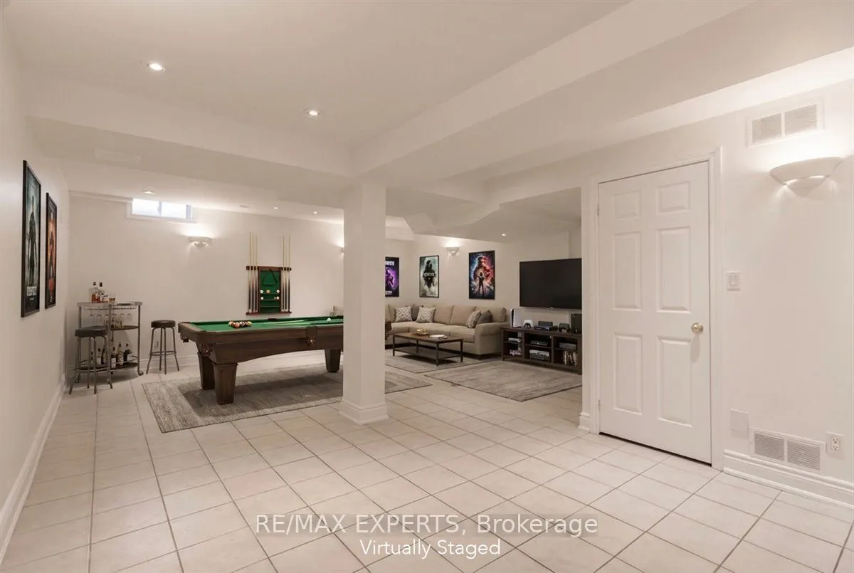 104 Echo Ridge Crescent