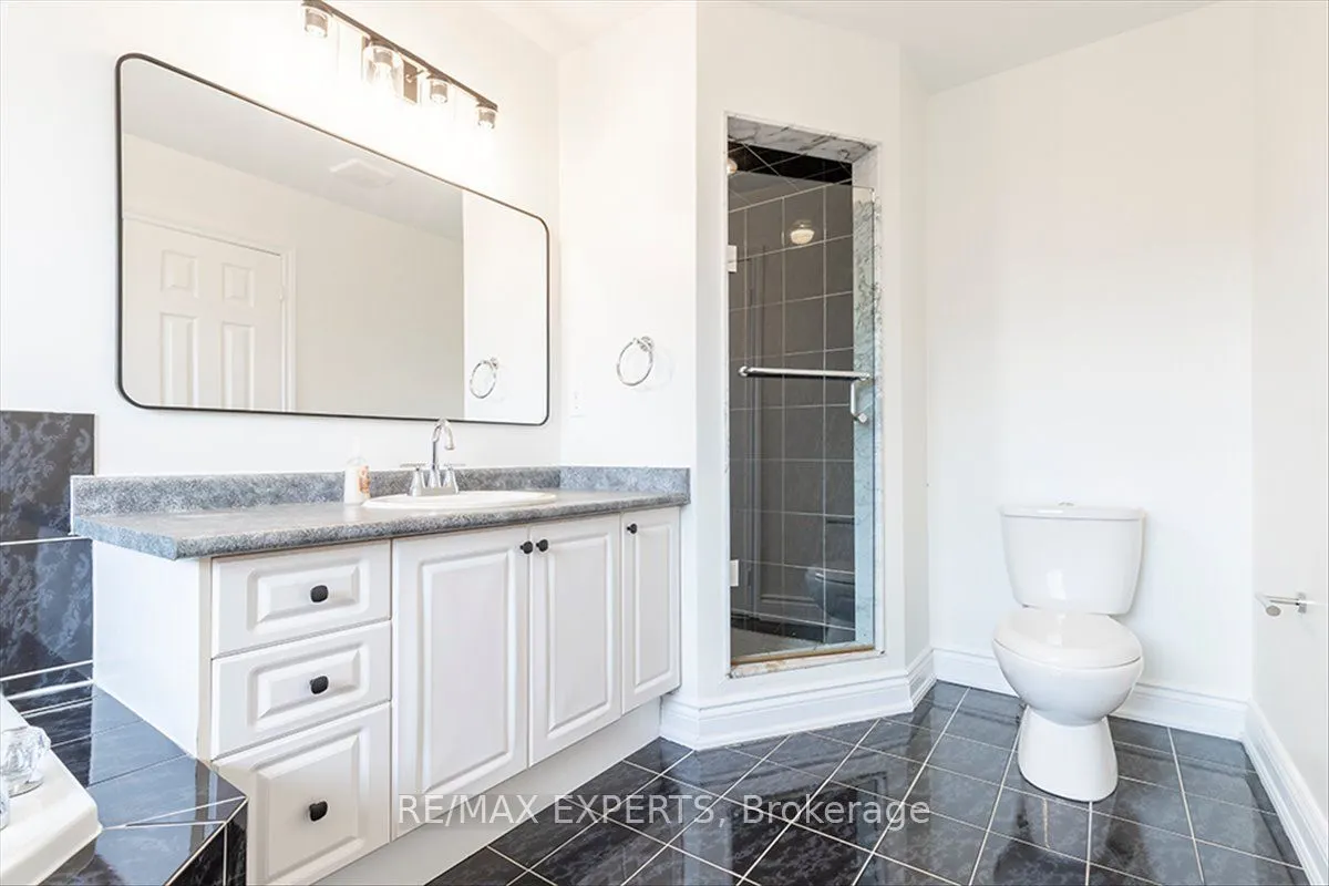 104 Echo Ridge Crescent