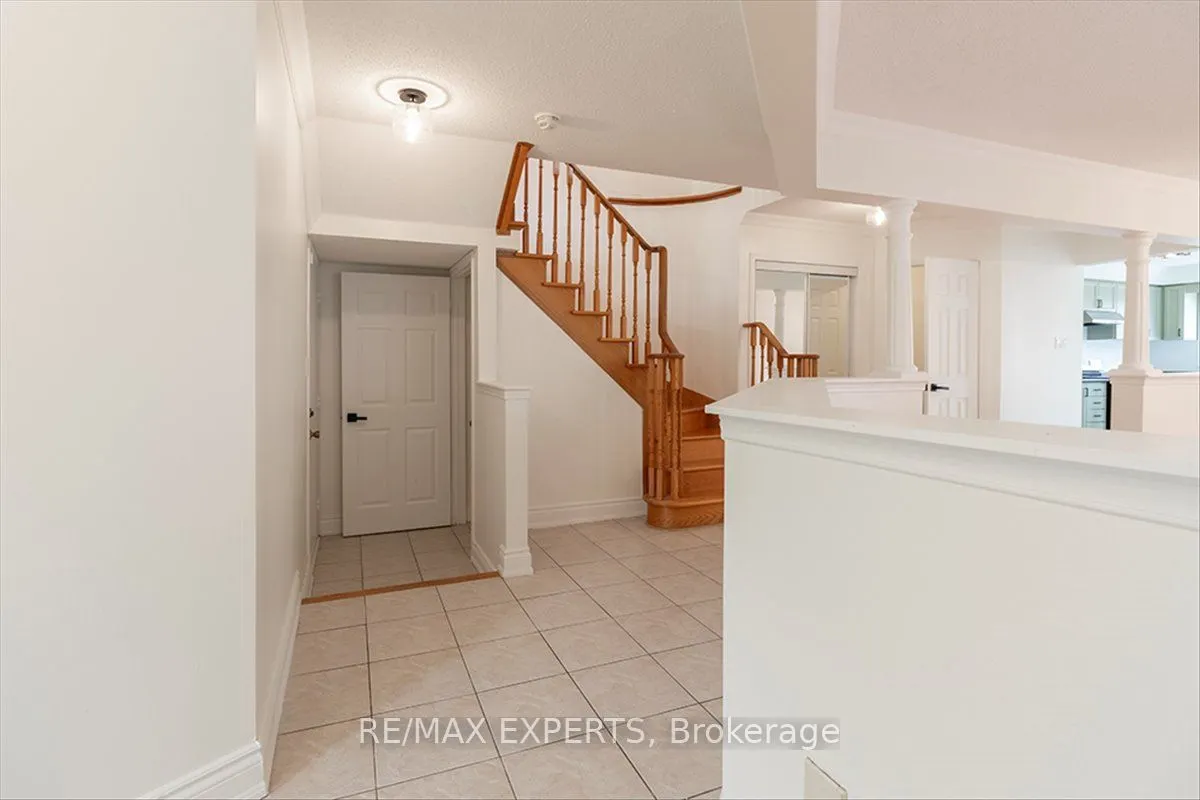104 Echo Ridge Crescent