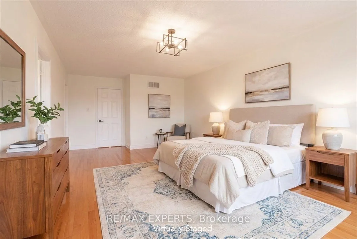 104 Echo Ridge Crescent