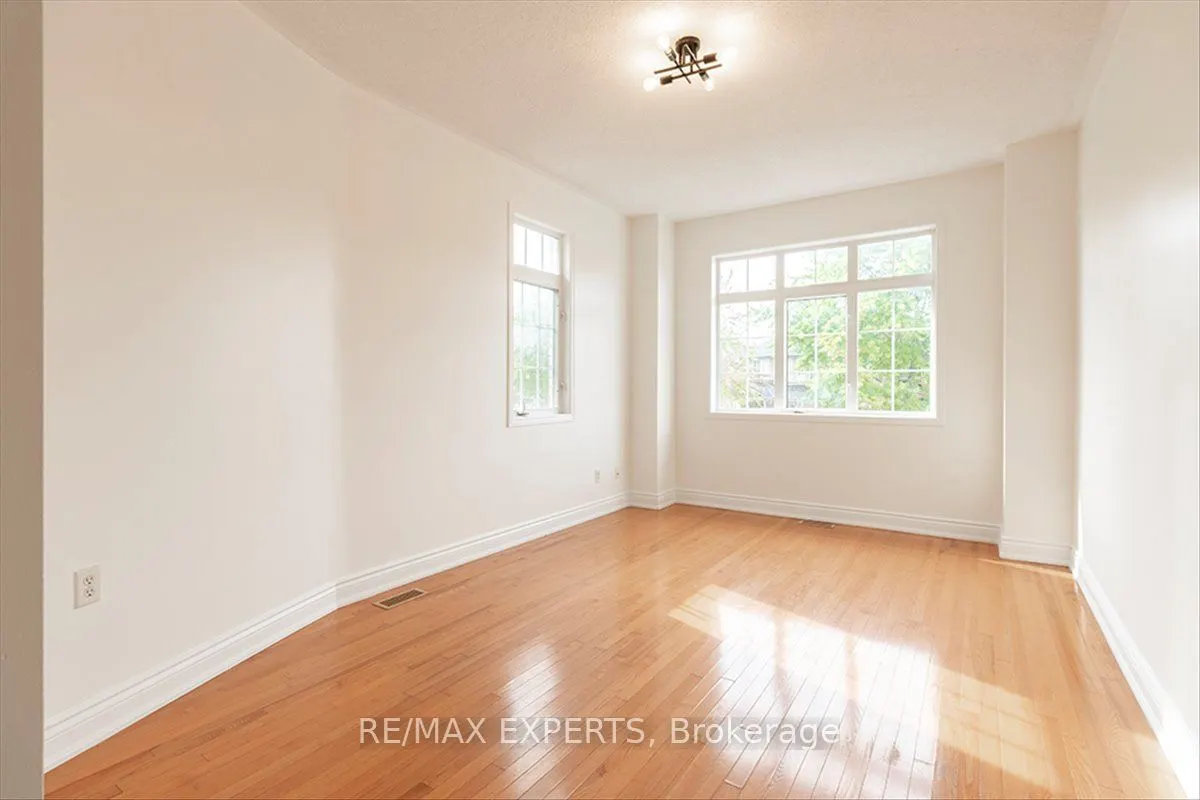 104 Echo Ridge Crescent