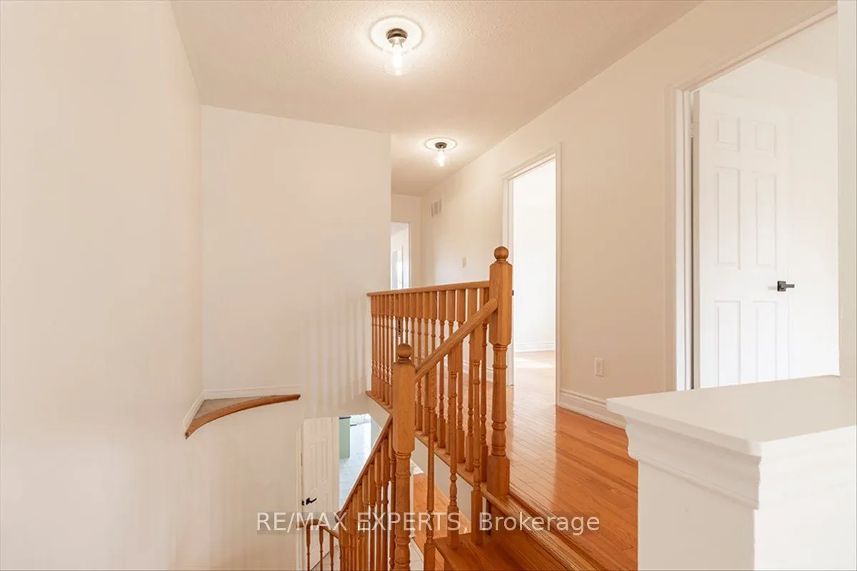 104 Echo Ridge Crescent