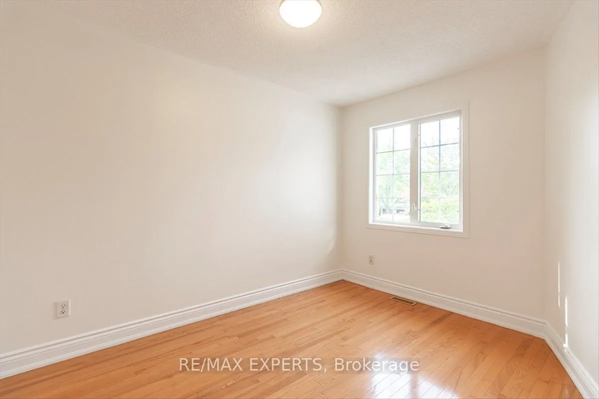 104 Echo Ridge Crescent
