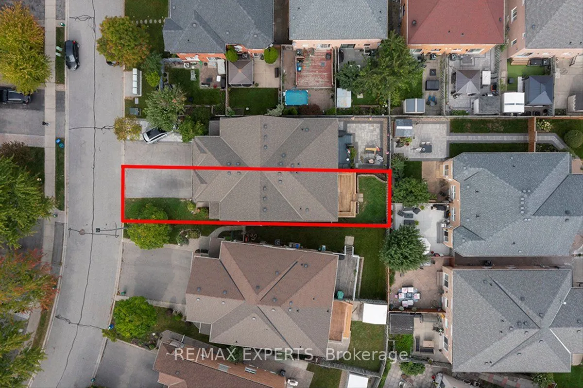 104 Echo Ridge Crescent