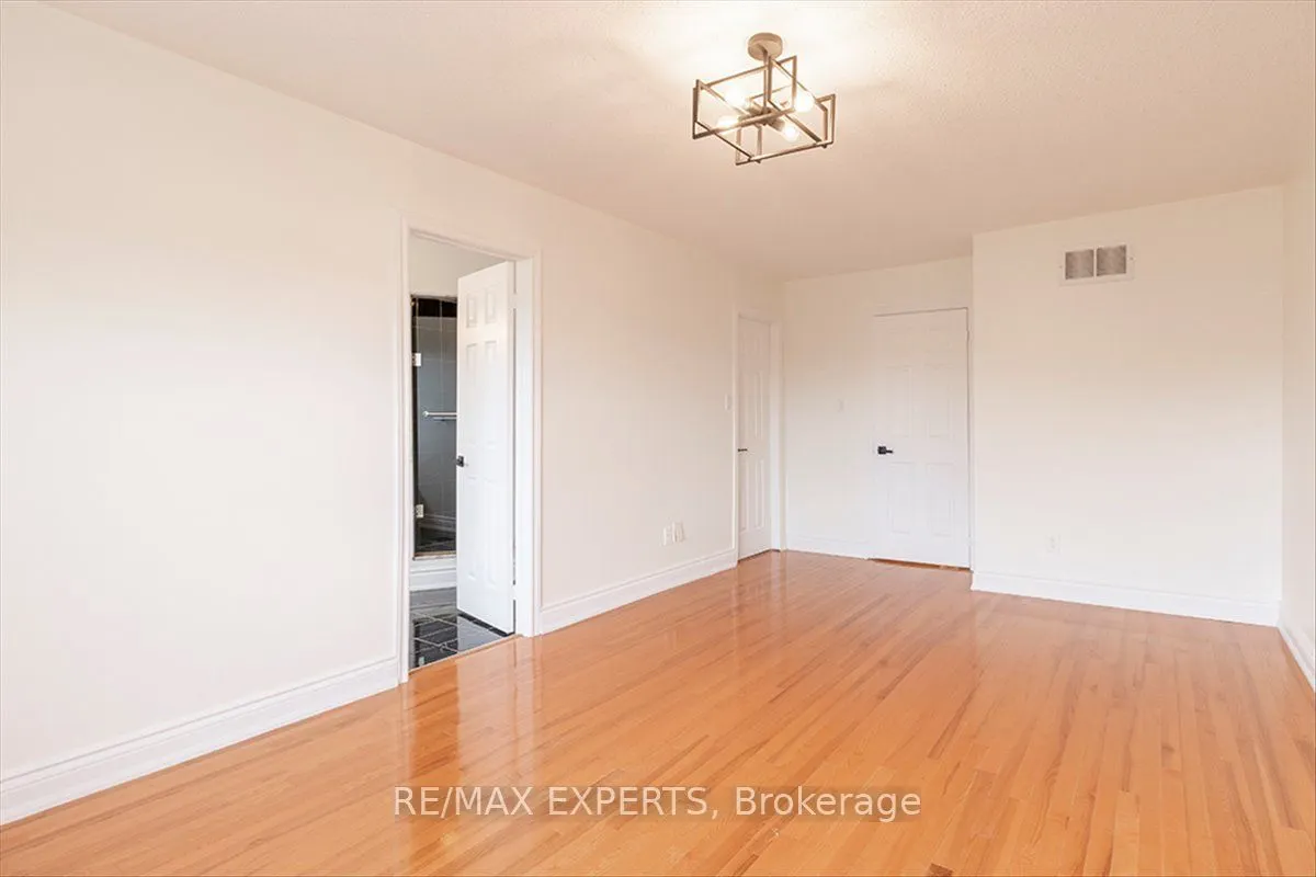 104 Echo Ridge Crescent