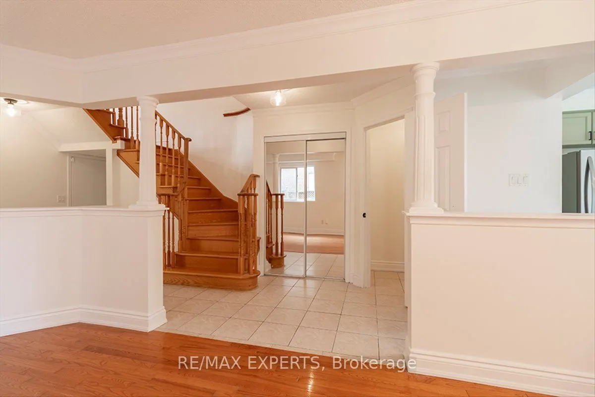 104 Echo Ridge Crescent