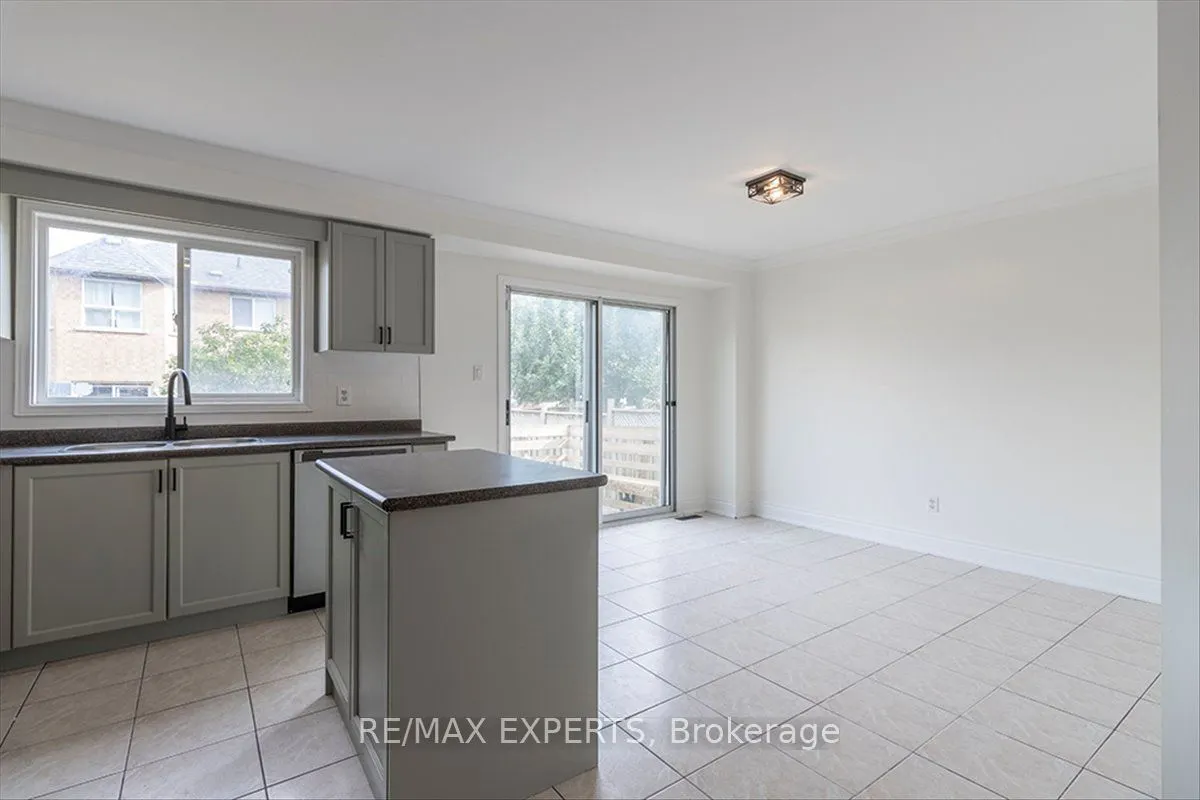 104 Echo Ridge Crescent