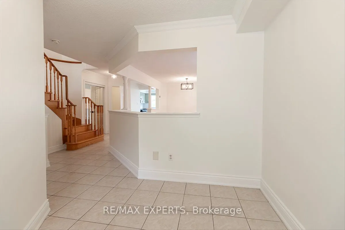 104 Echo Ridge Crescent