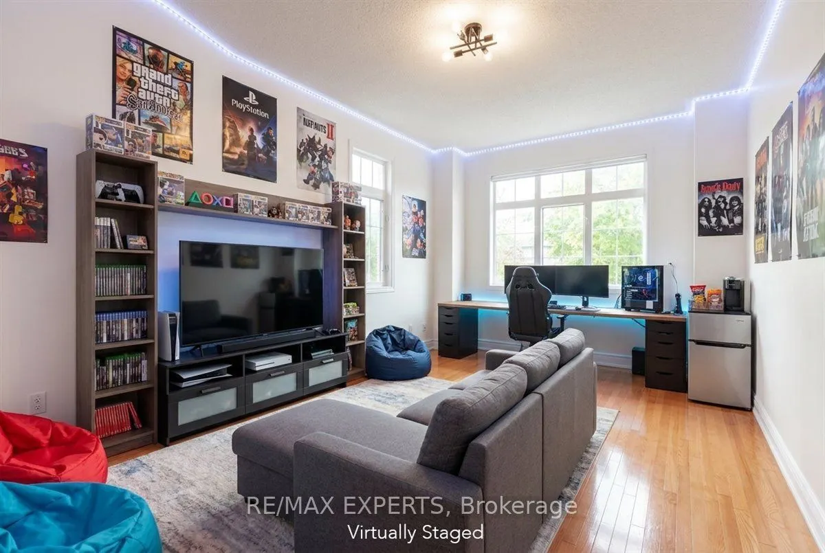 104 Echo Ridge Crescent