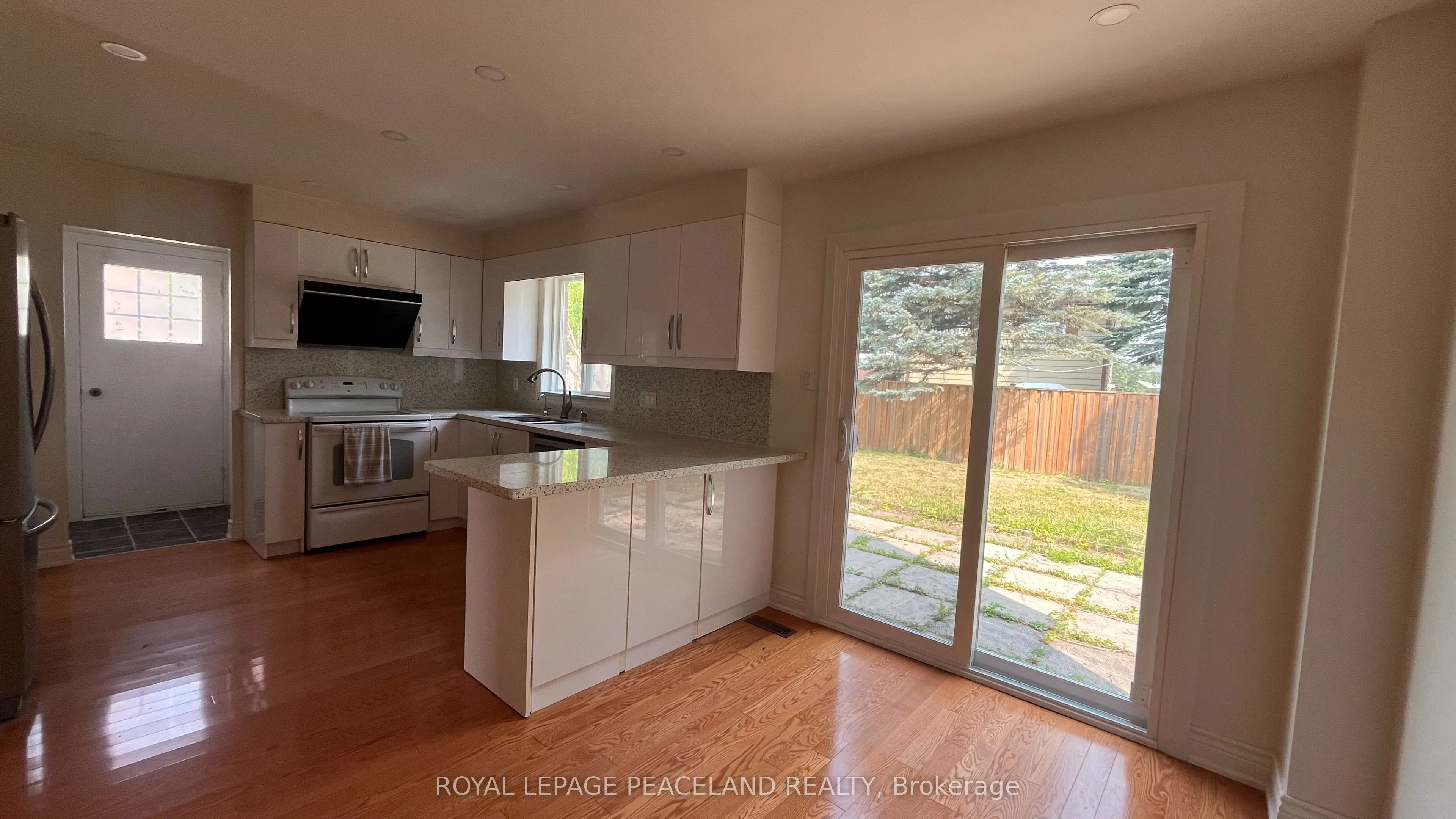 711 Irwin Crescent