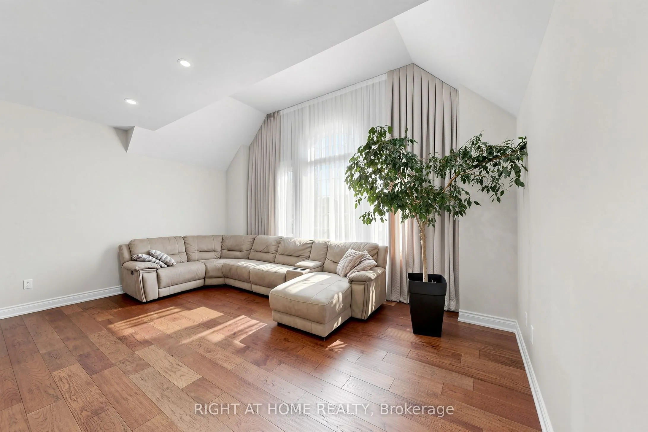 35 Empire Drive