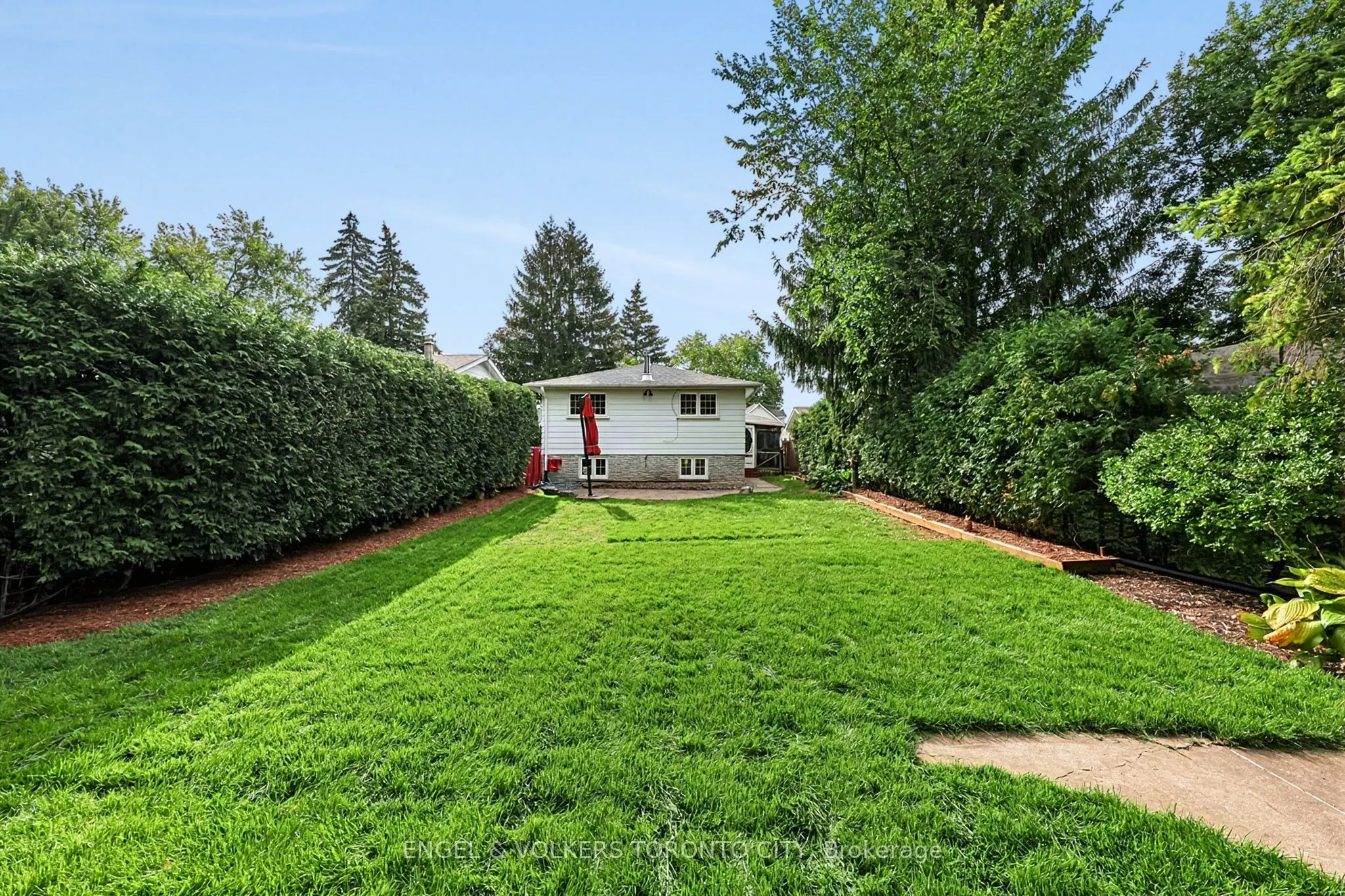 25 Cemetery Lane