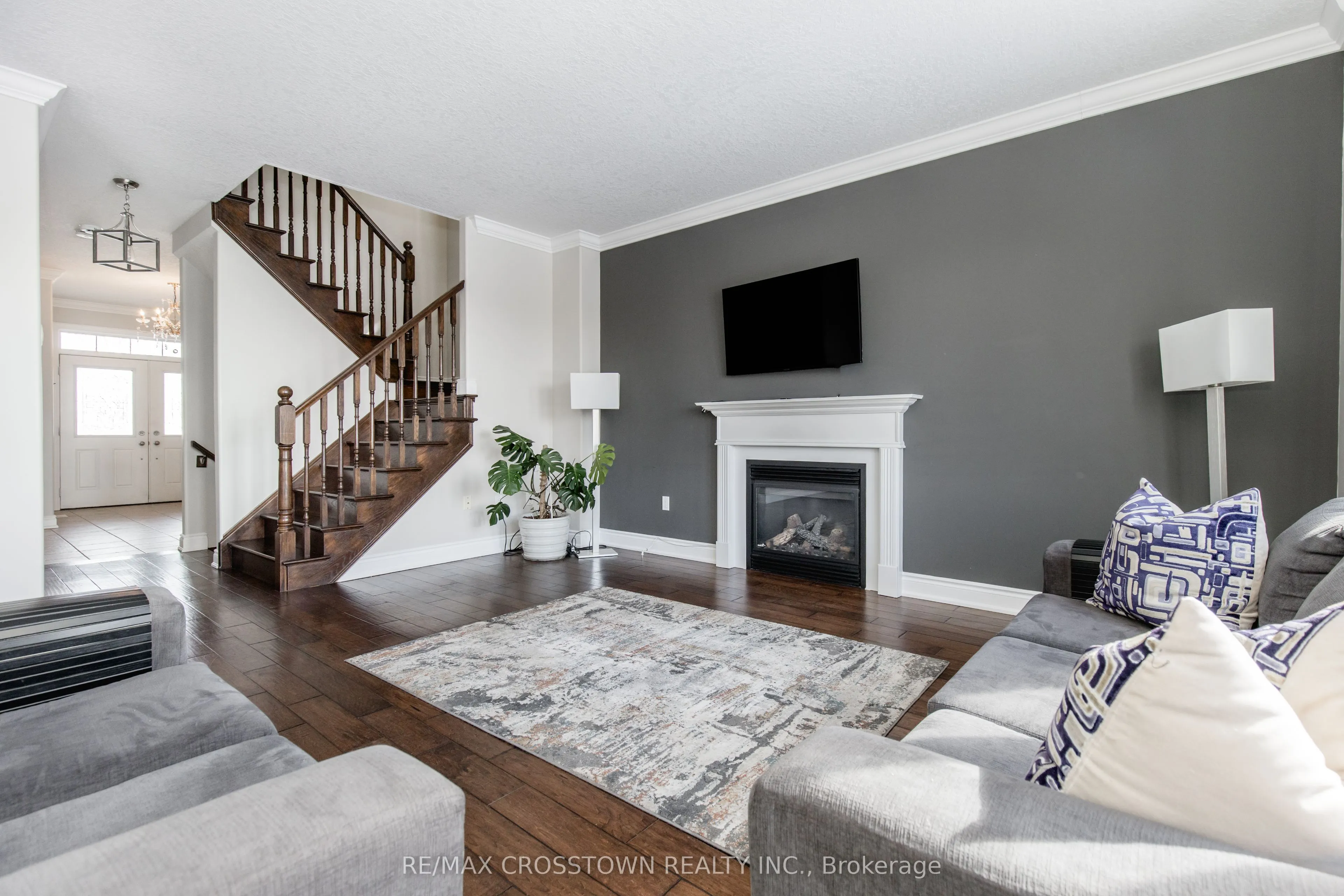 996 BOOTH Avenue