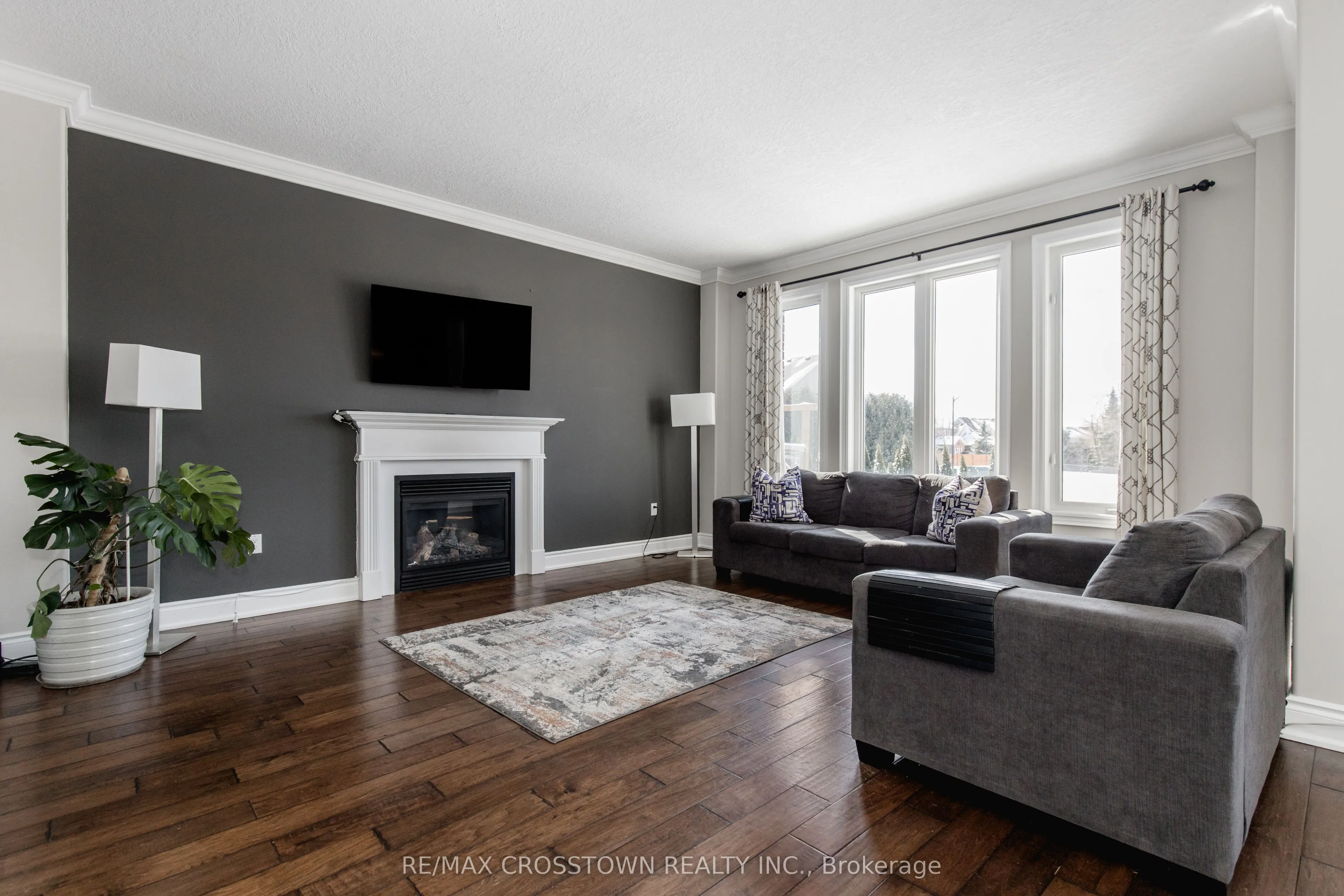 996 BOOTH Avenue
