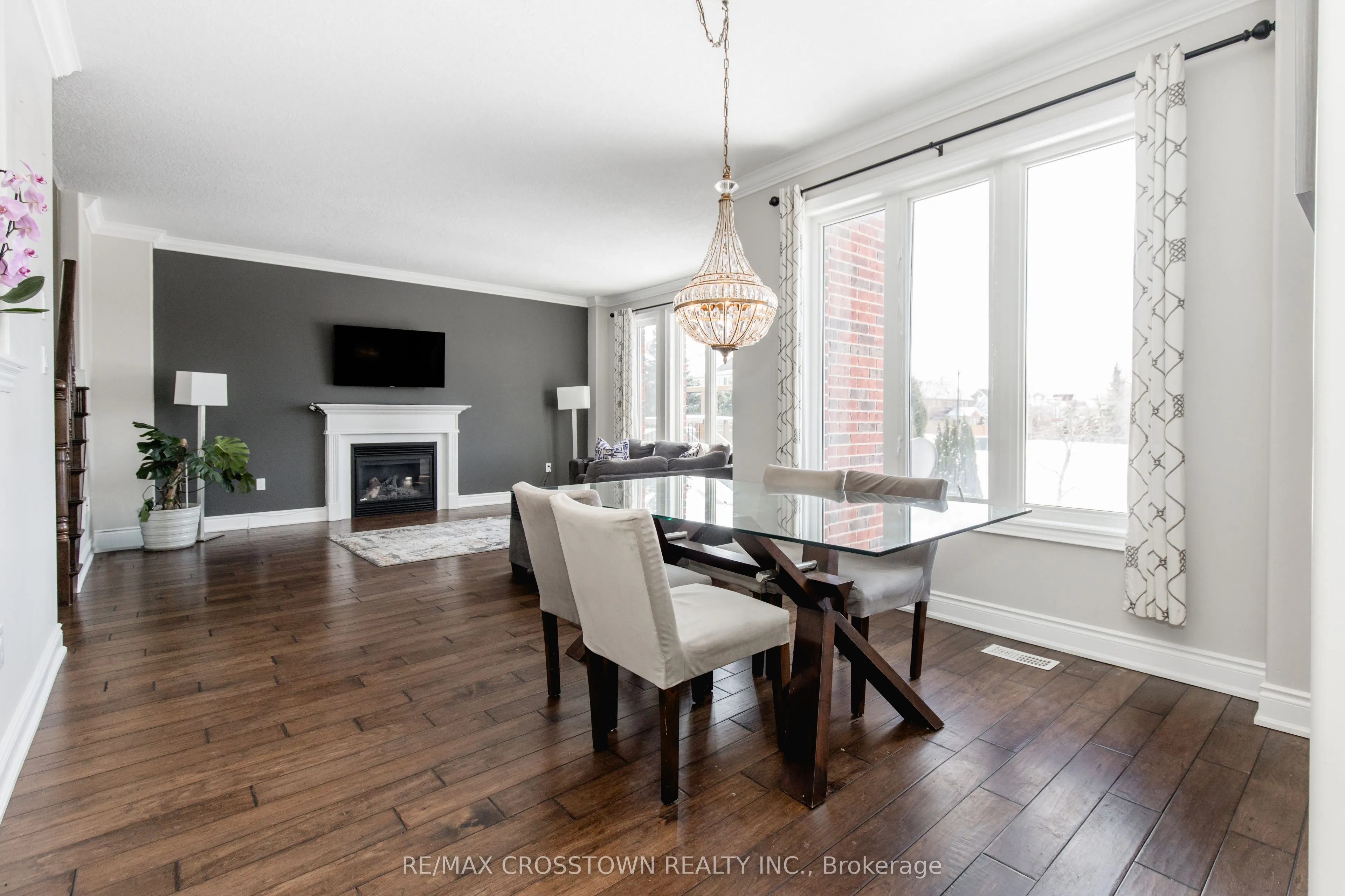 996 BOOTH Avenue