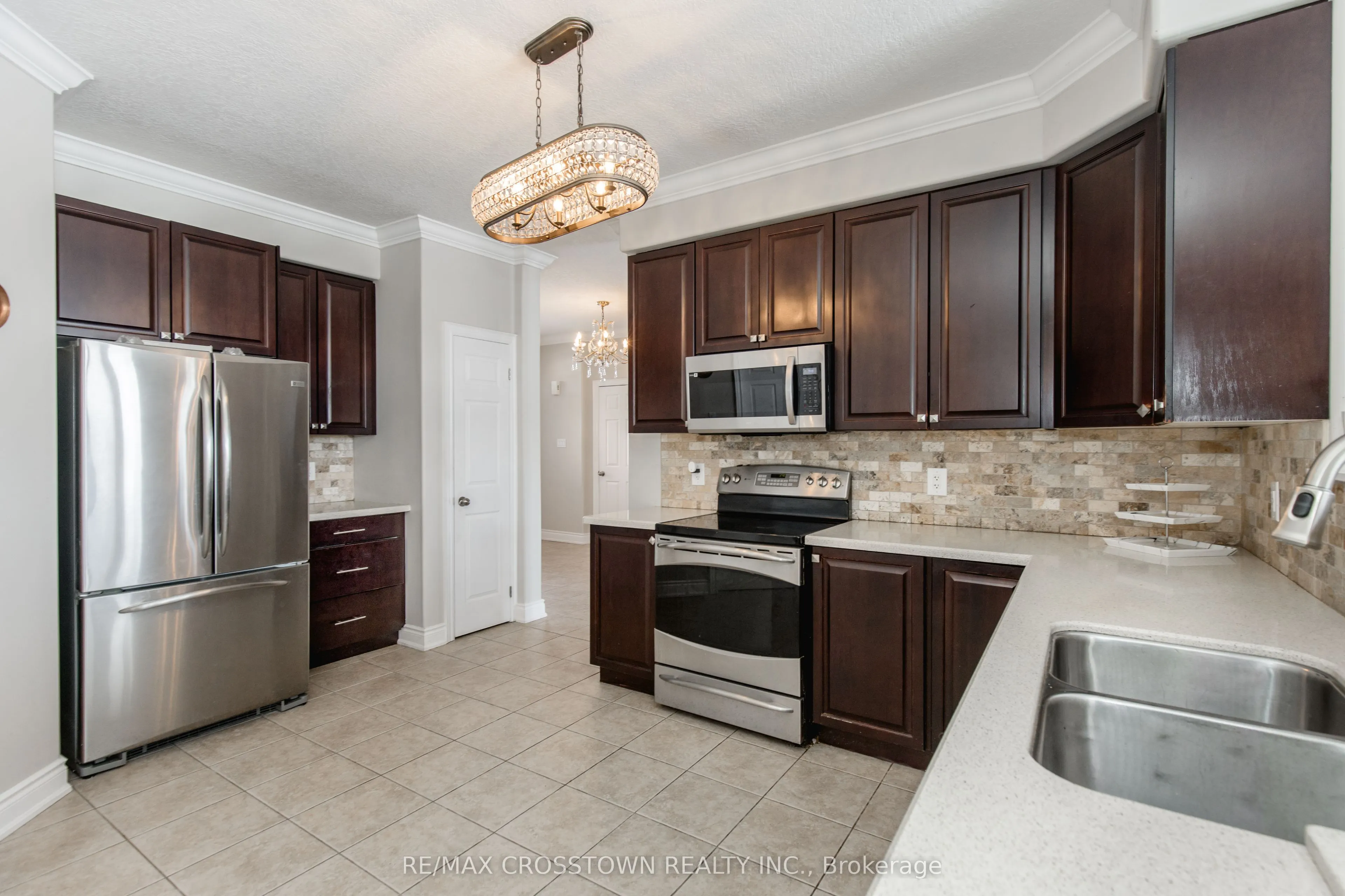 996 BOOTH Avenue