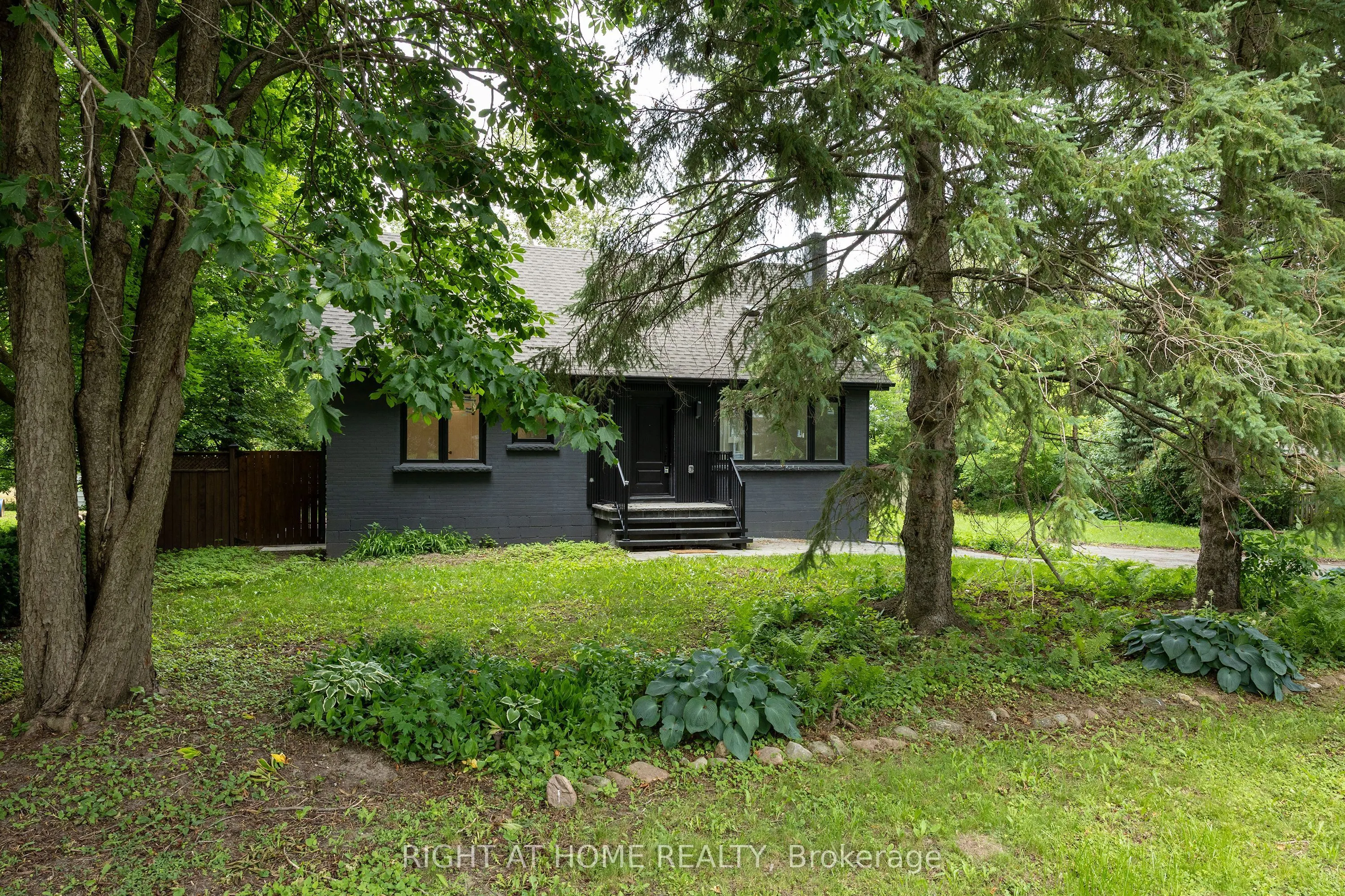 30 Morton Avenue