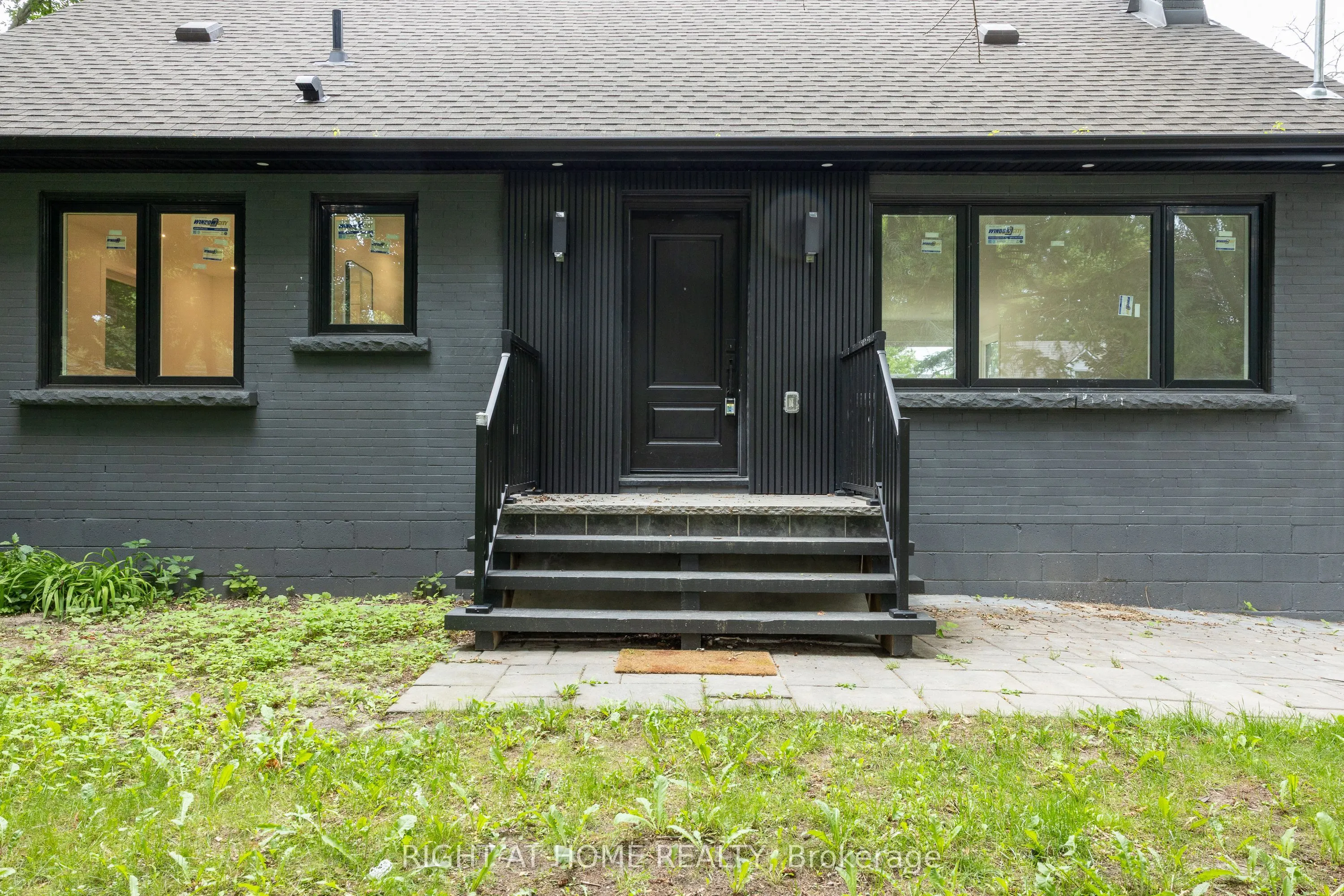 30 Morton Avenue