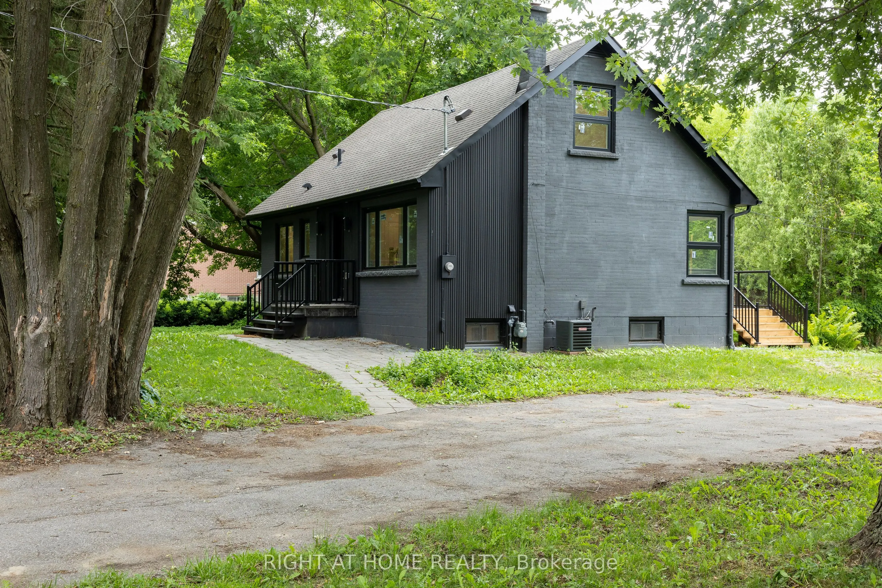 30 Morton Avenue