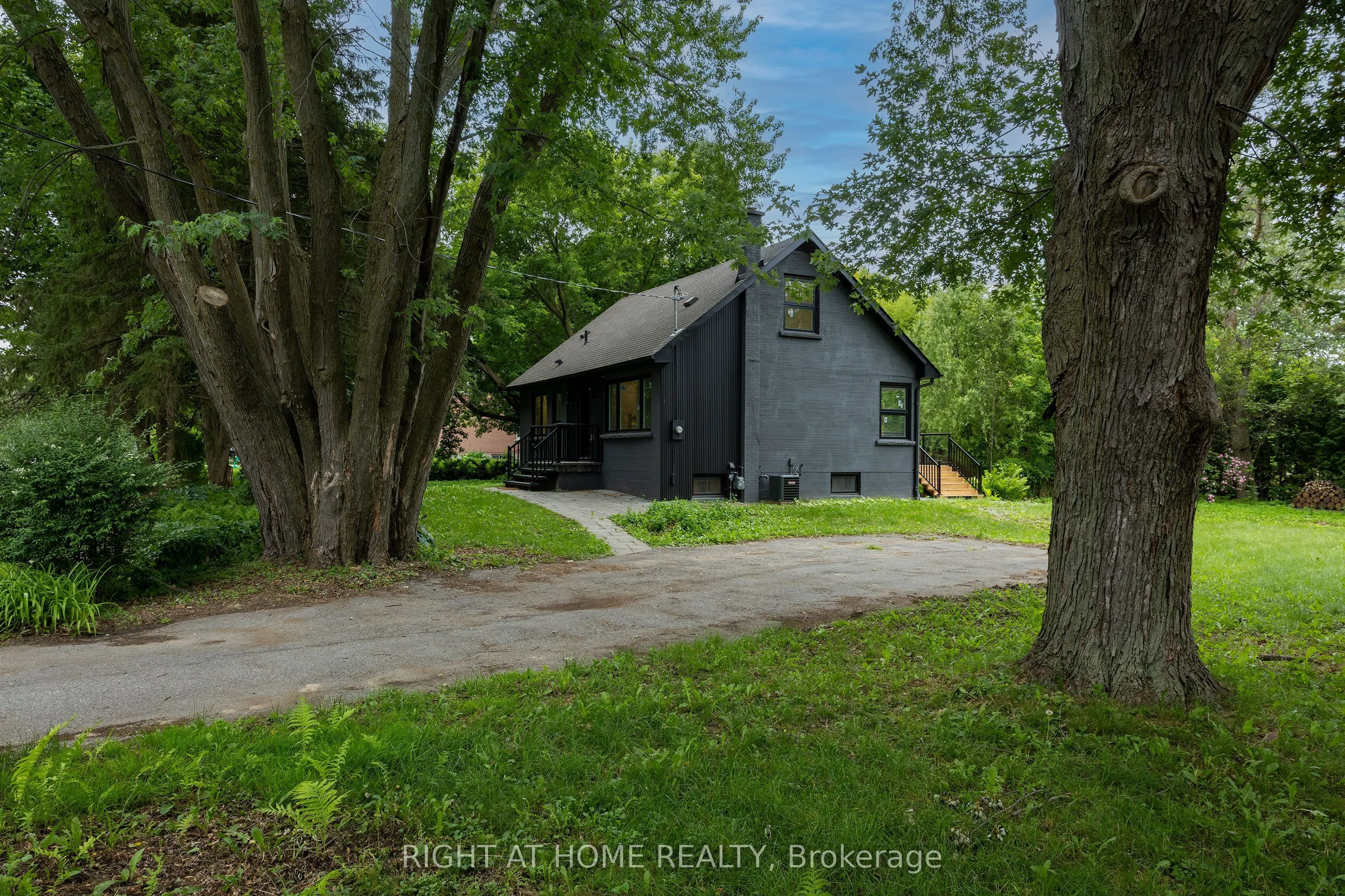 30 Morton Avenue