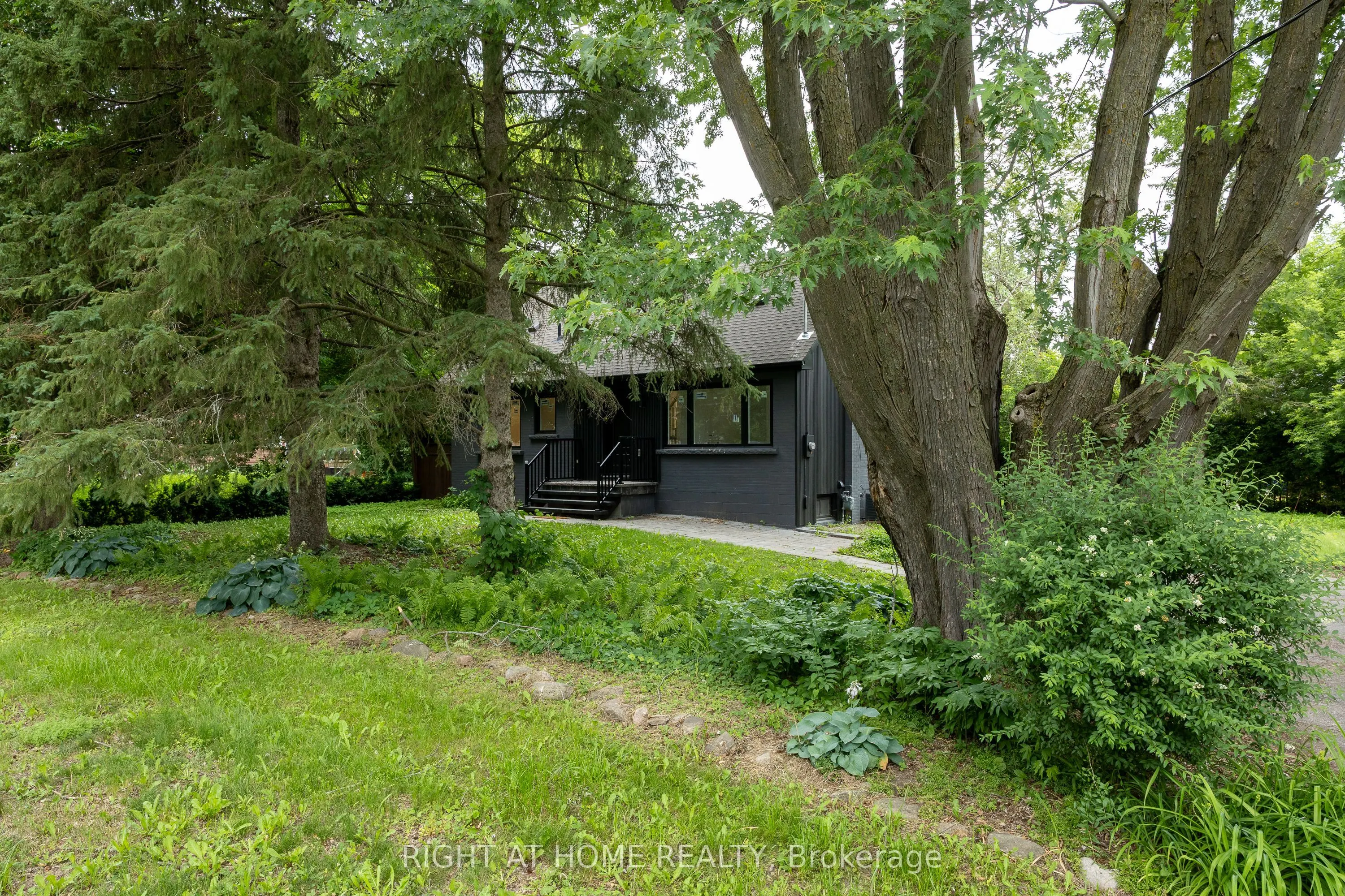 30 Morton Avenue