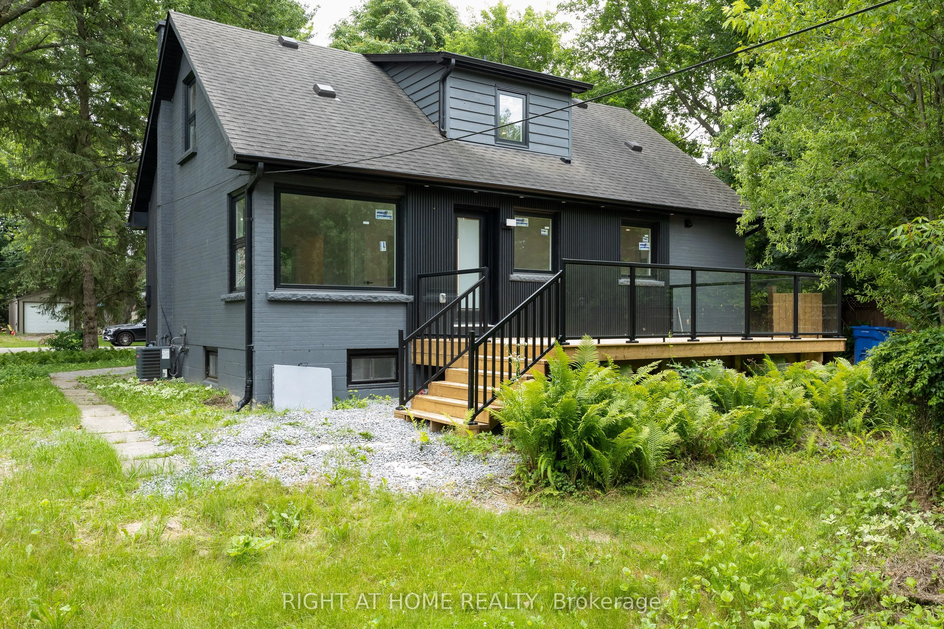 30 Morton Avenue