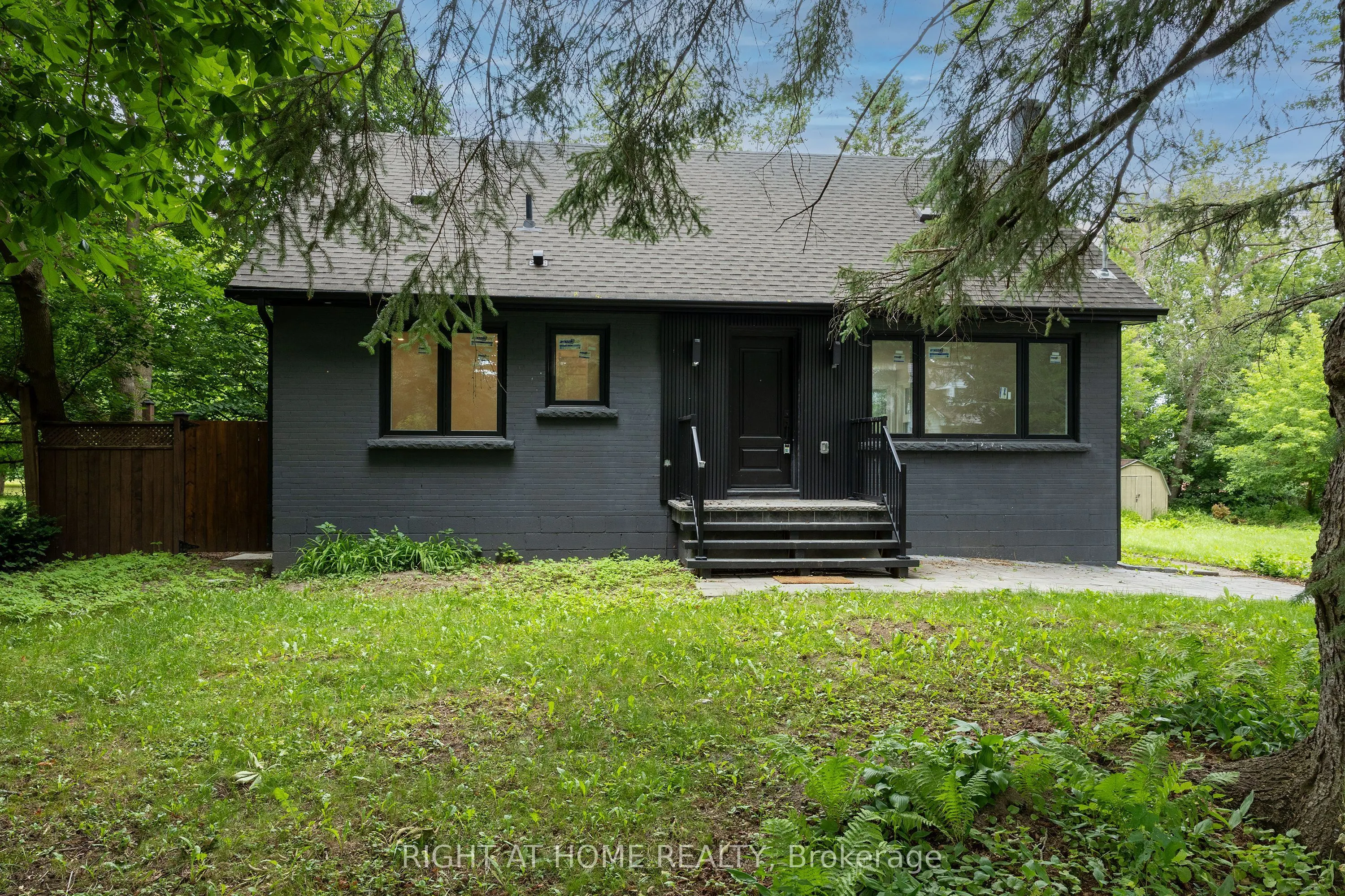 30 Morton Avenue