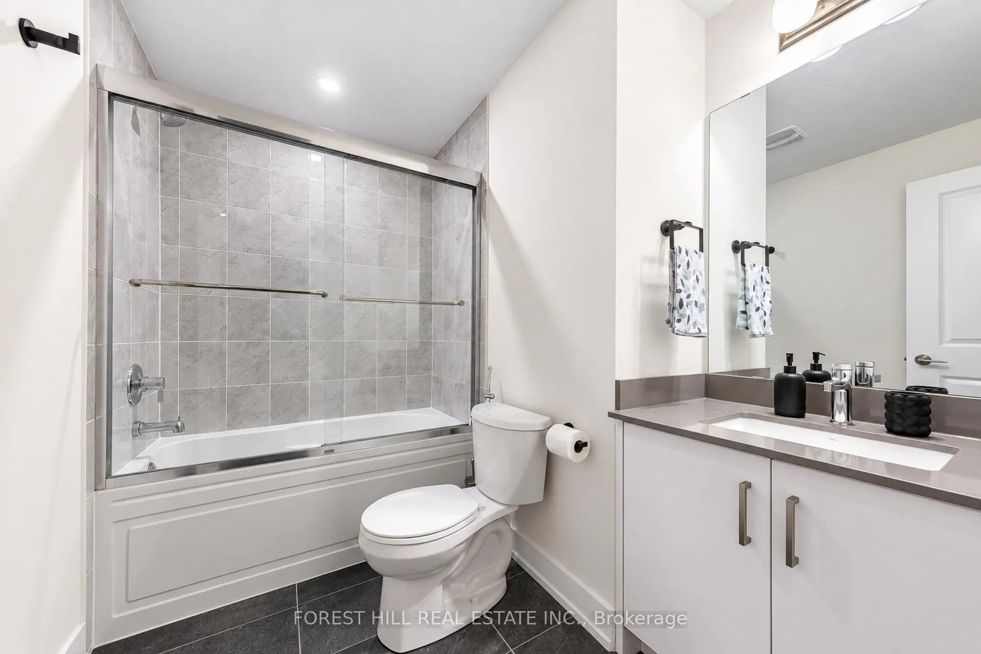 12868 Yonge Street #15