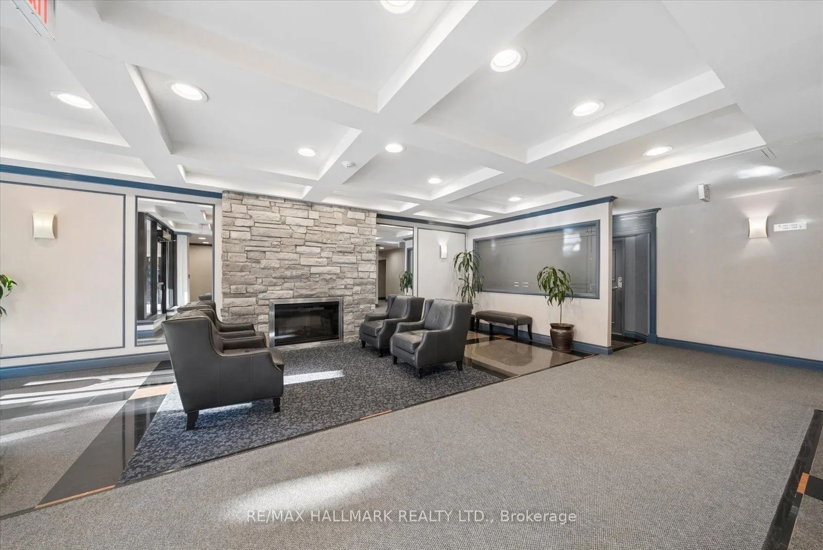 81 Townsgate Drive #512