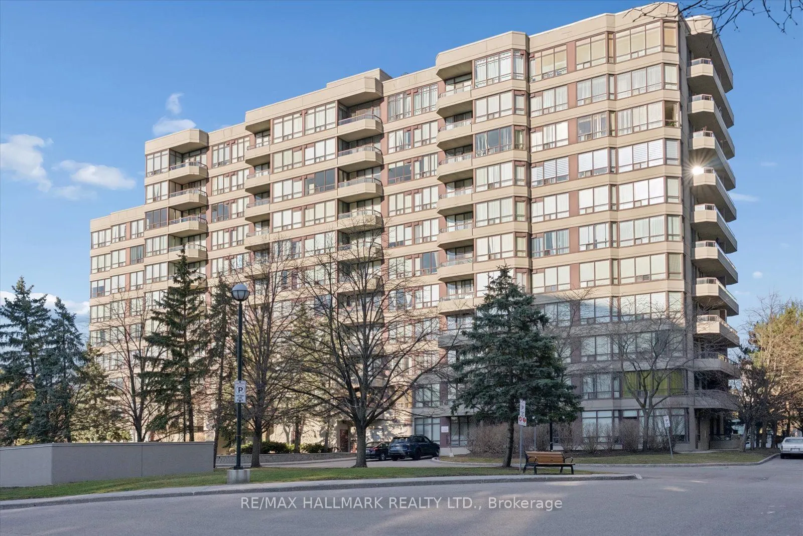 81 Townsgate Drive #512