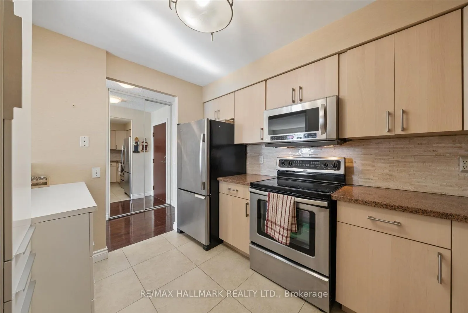81 Townsgate Drive #512