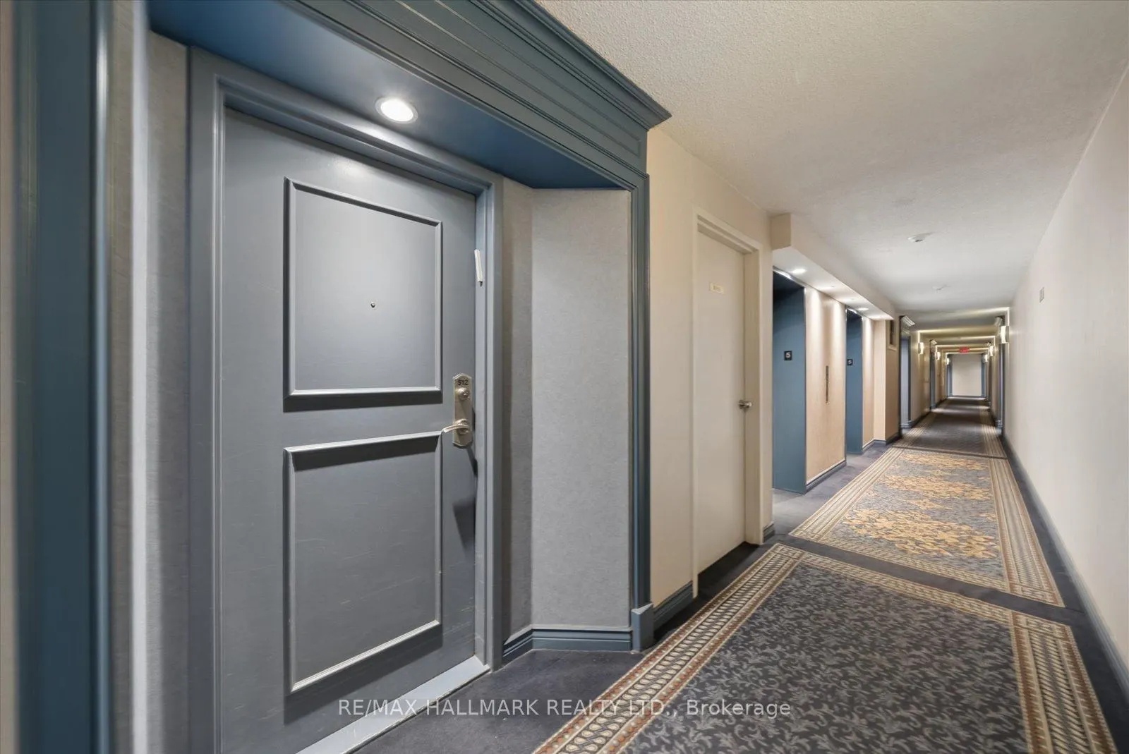81 Townsgate Drive #512