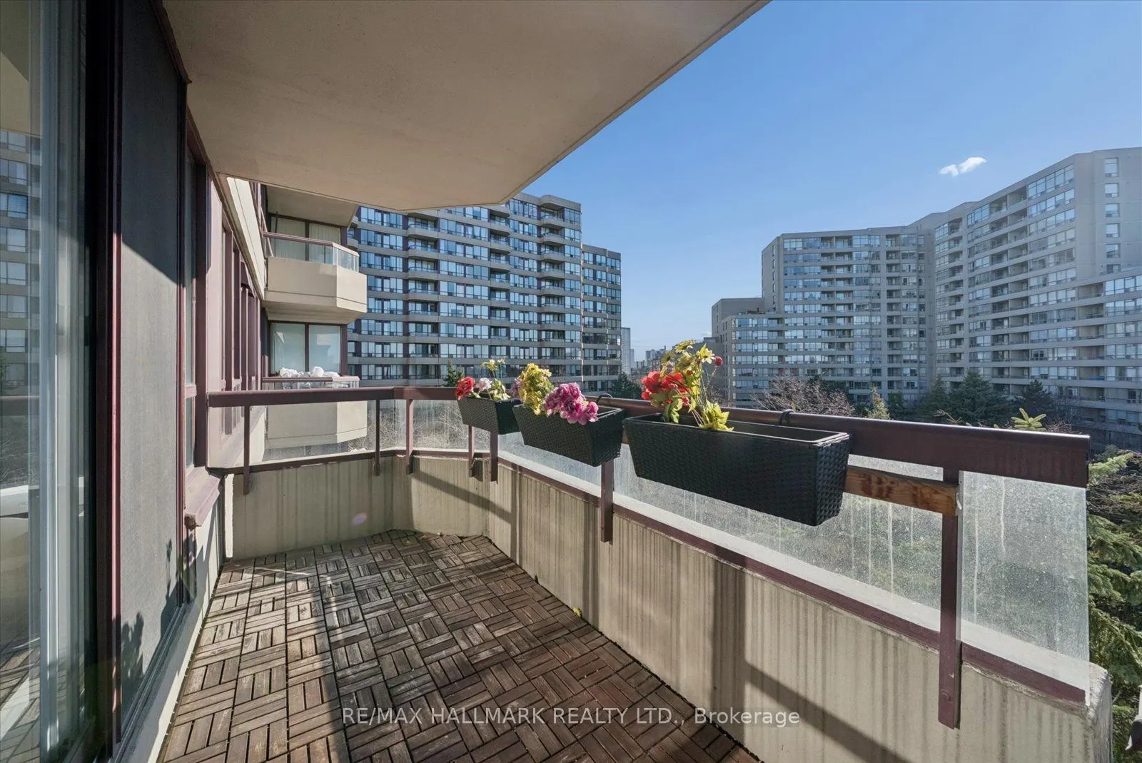 81 Townsgate Drive #512