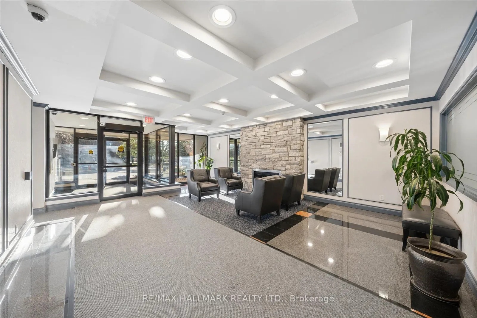 81 Townsgate Drive #512