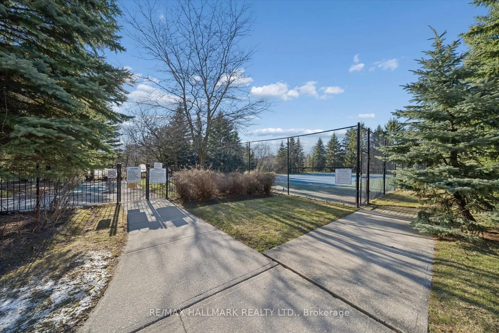 81 Townsgate Drive #512
