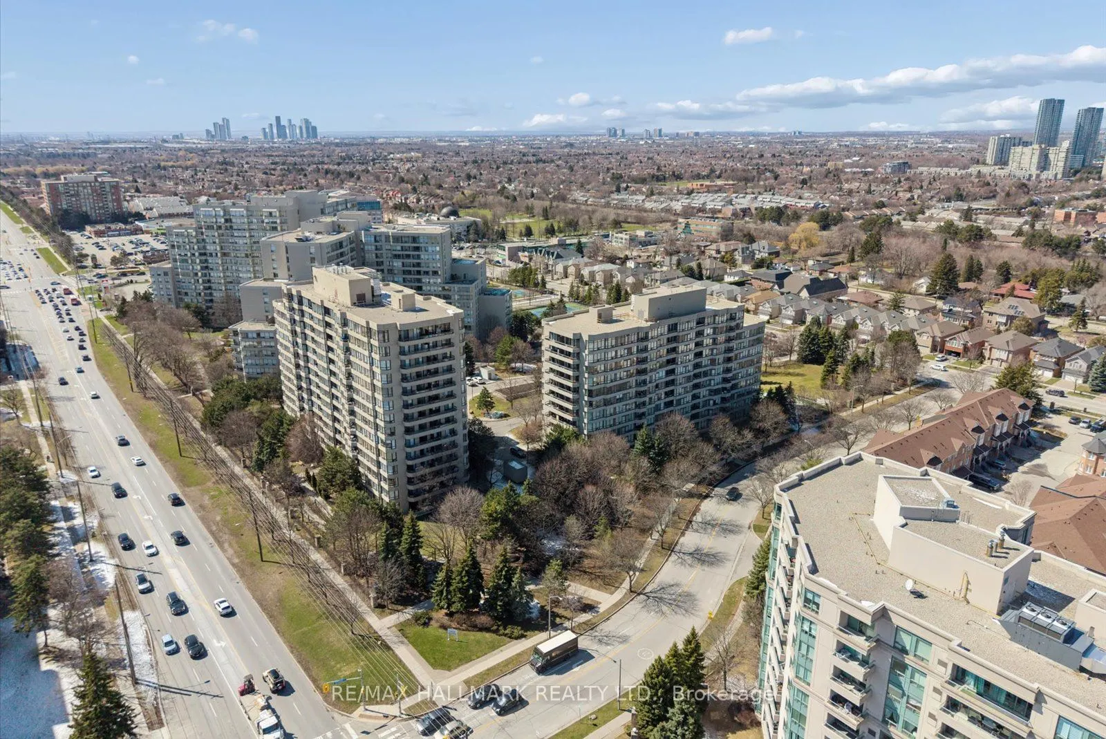 81 Townsgate Drive #512