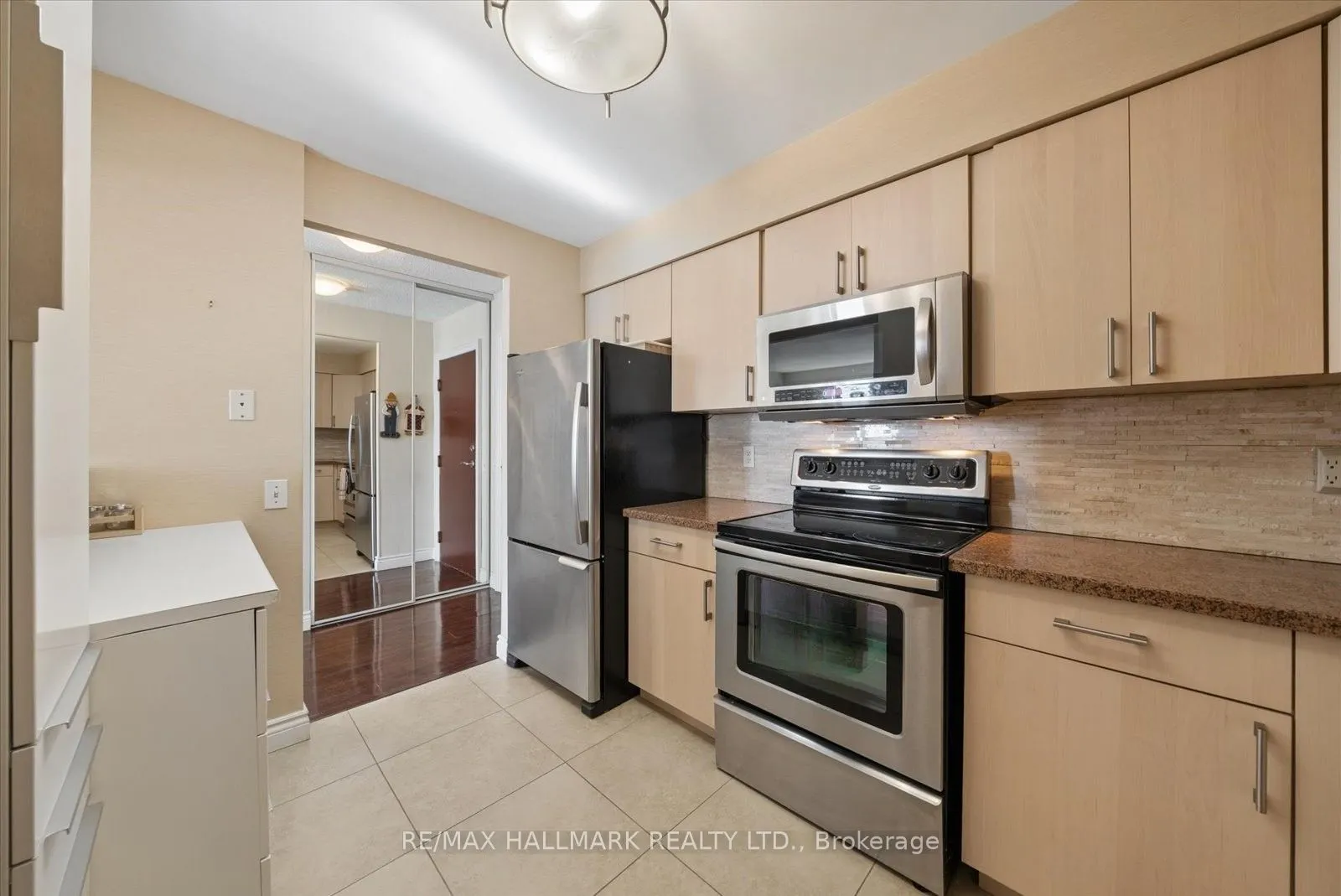 81 Townsgate Drive #512