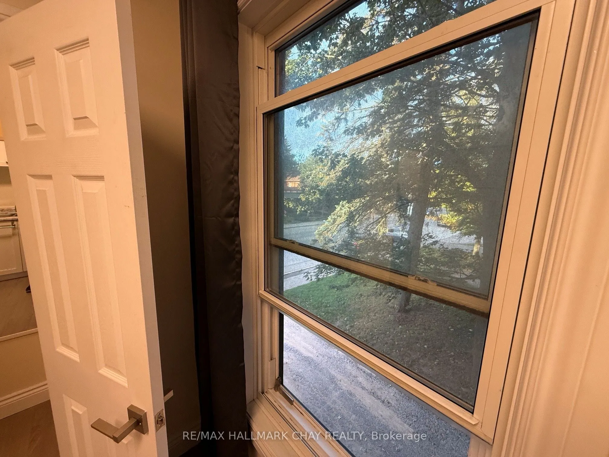 127 Victoria Street W #4