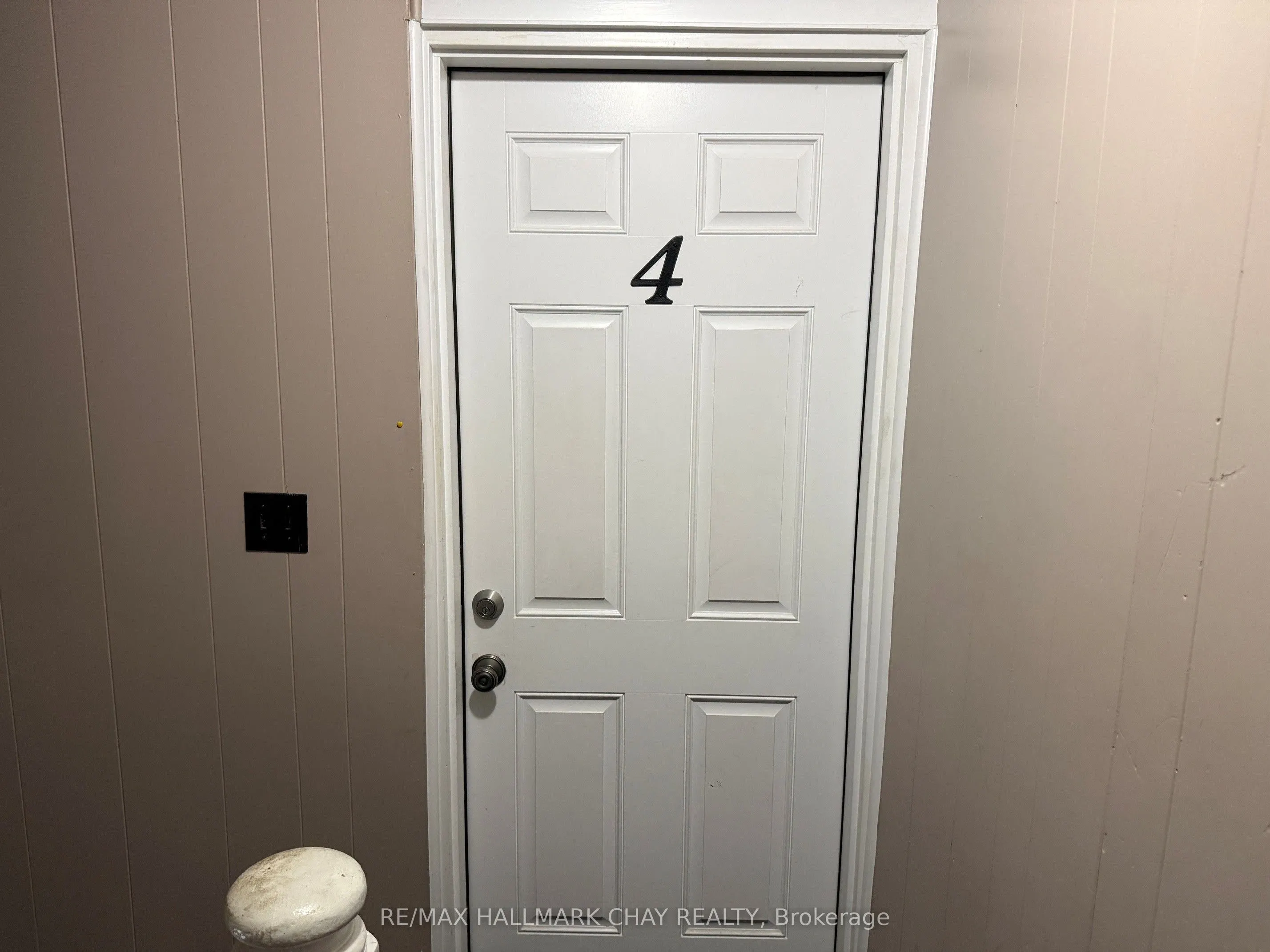 127 Victoria Street W #4