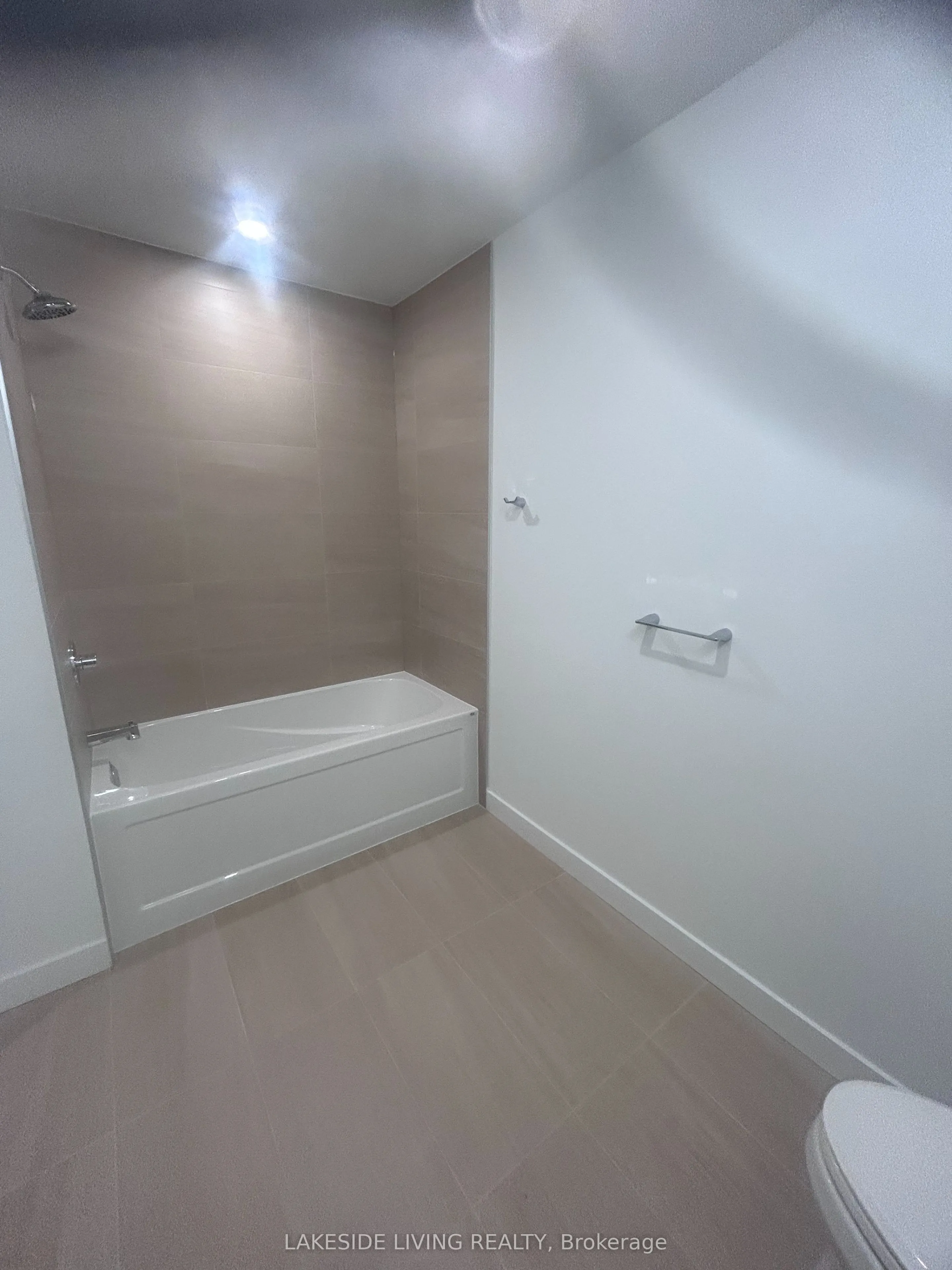 8188 Yonge Street #309
