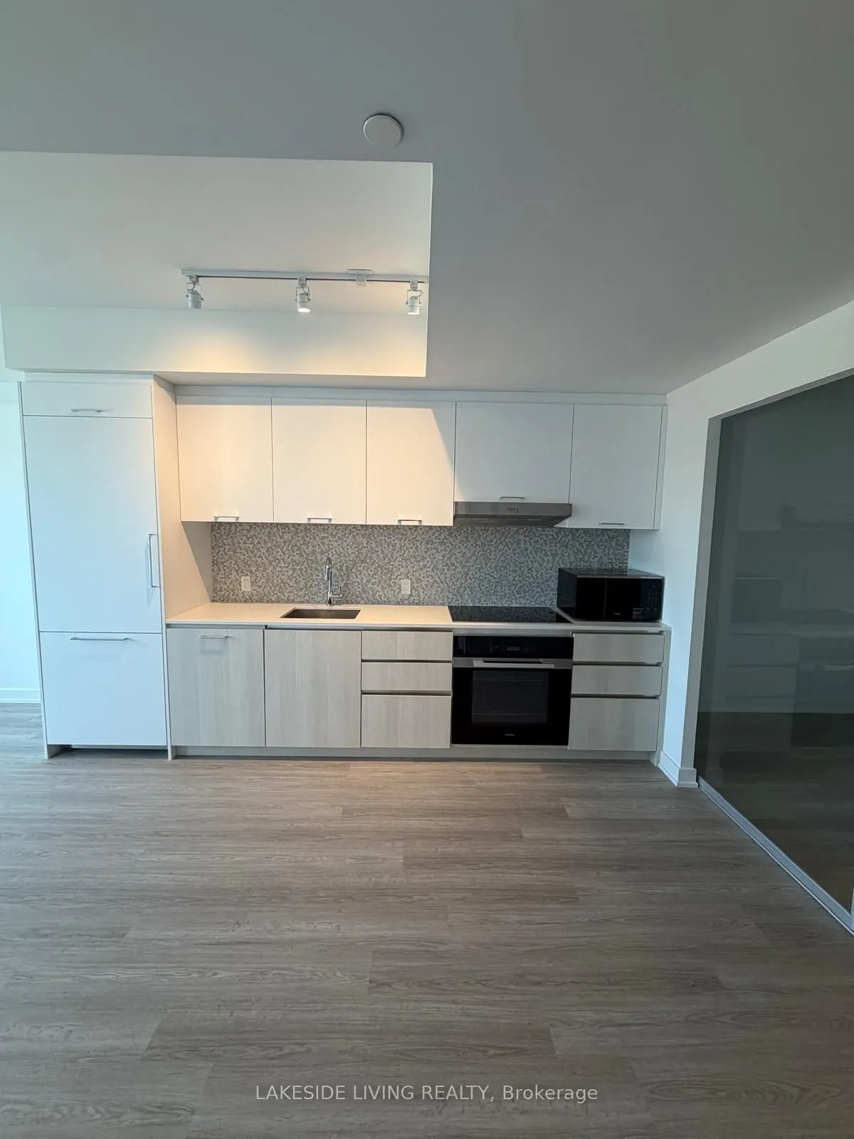 8188 Yonge Street #309