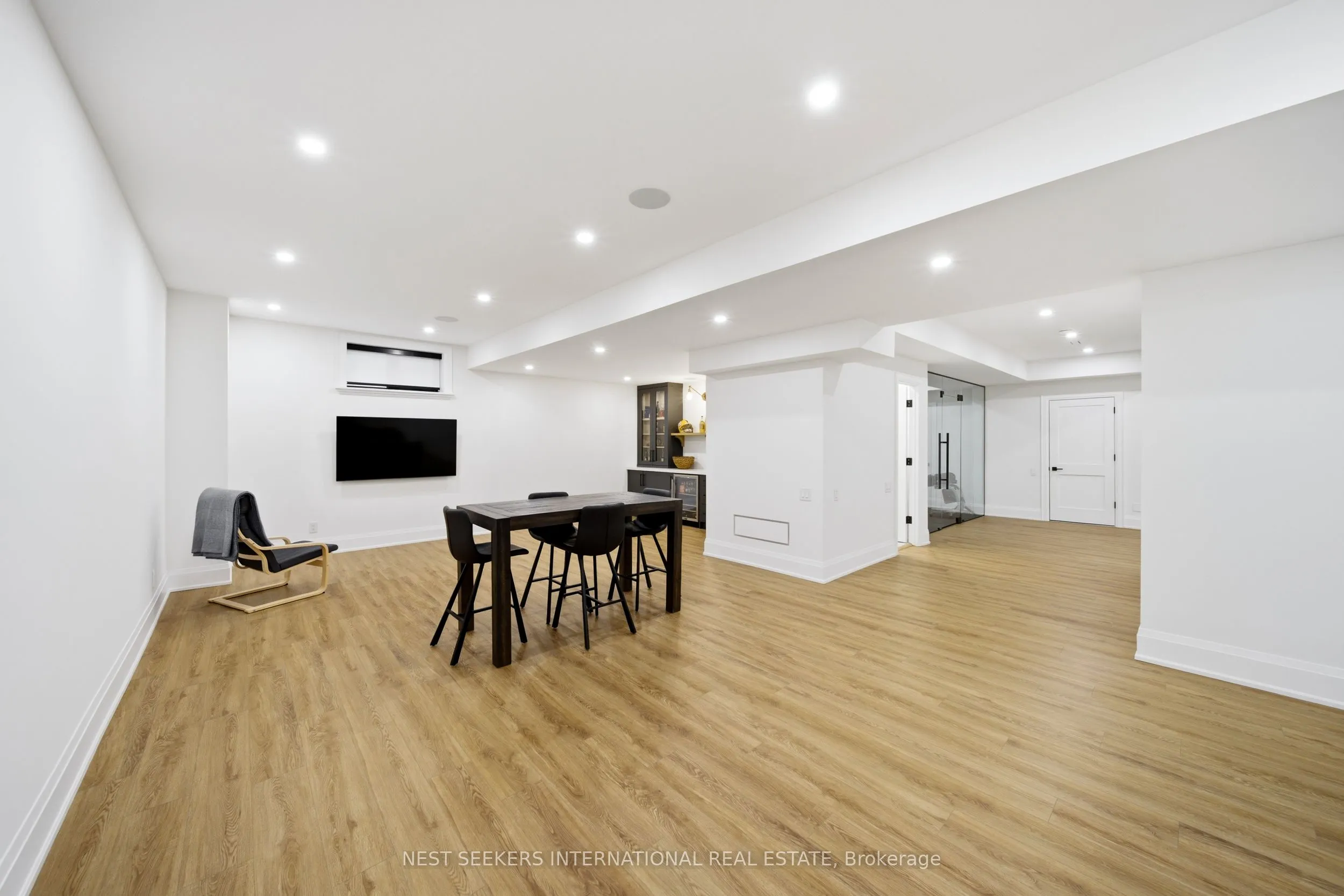 26 Royal Avenue