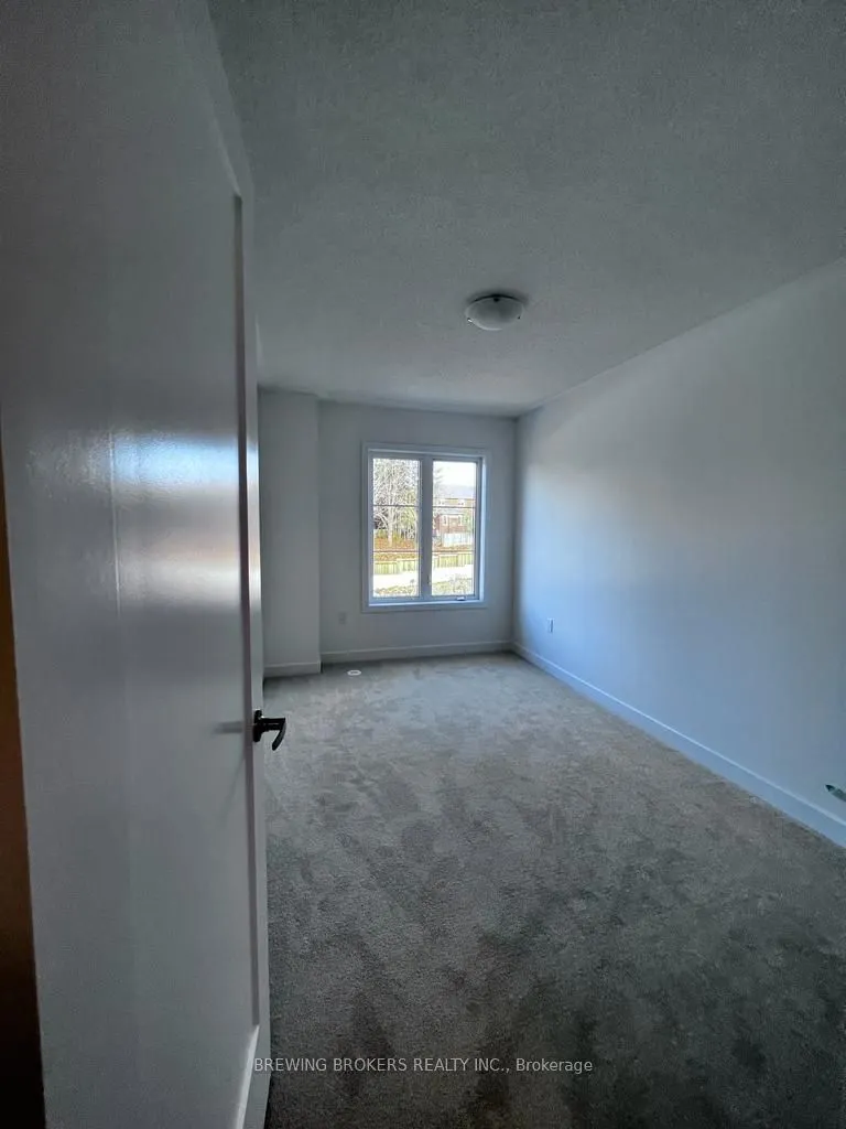 25 Lyall Stokes Circle