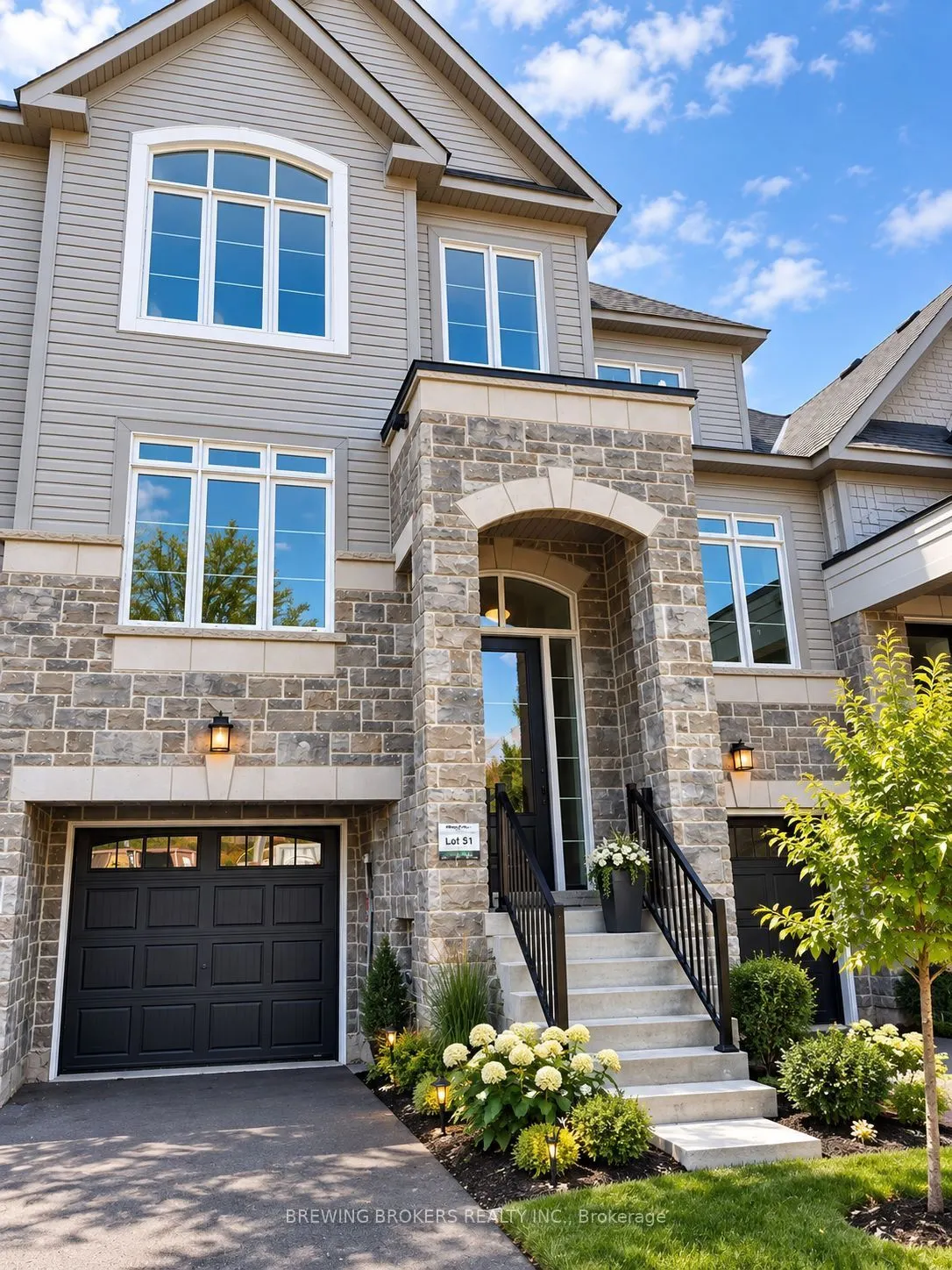 25 Lyall Stokes Circle