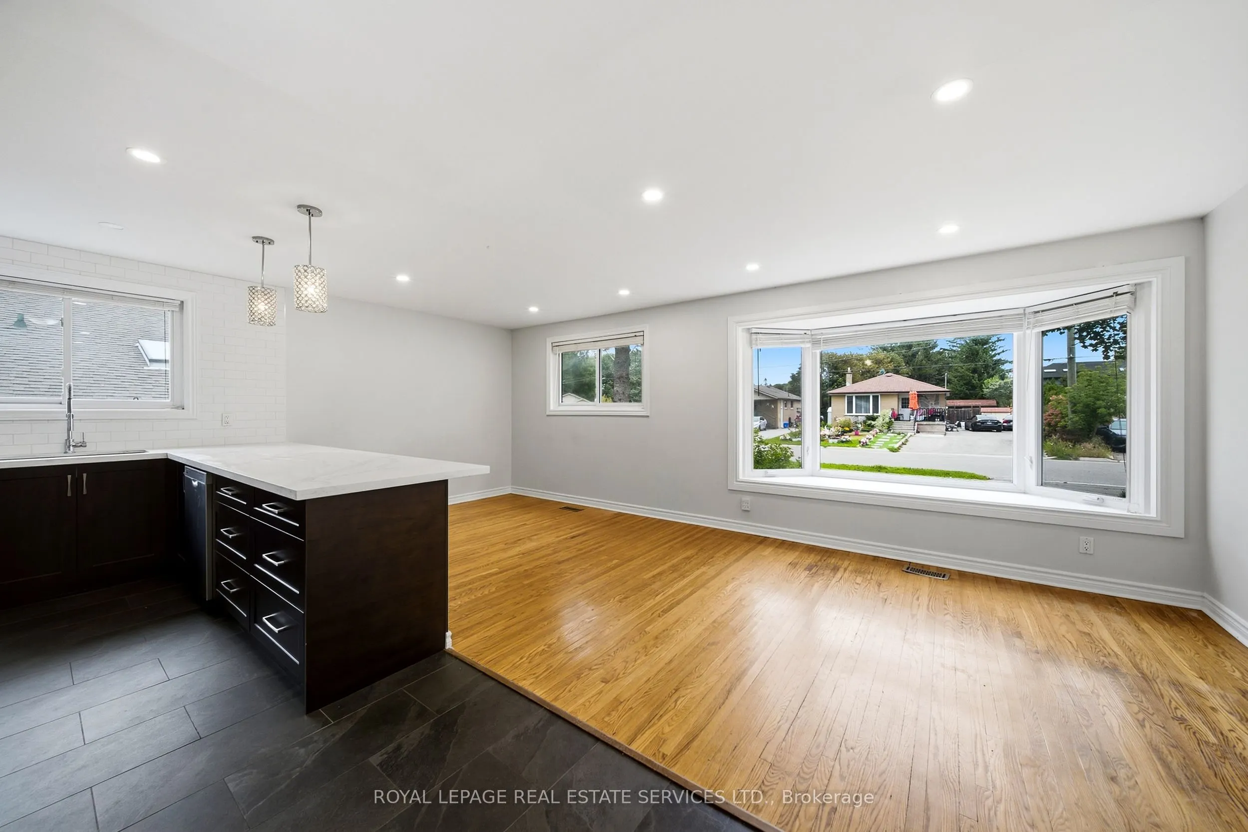 6 Corbett Crescent #Main