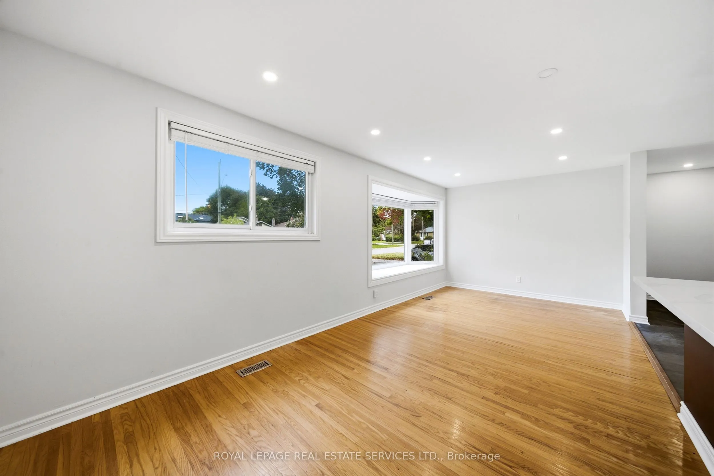 6 Corbett Crescent #Main