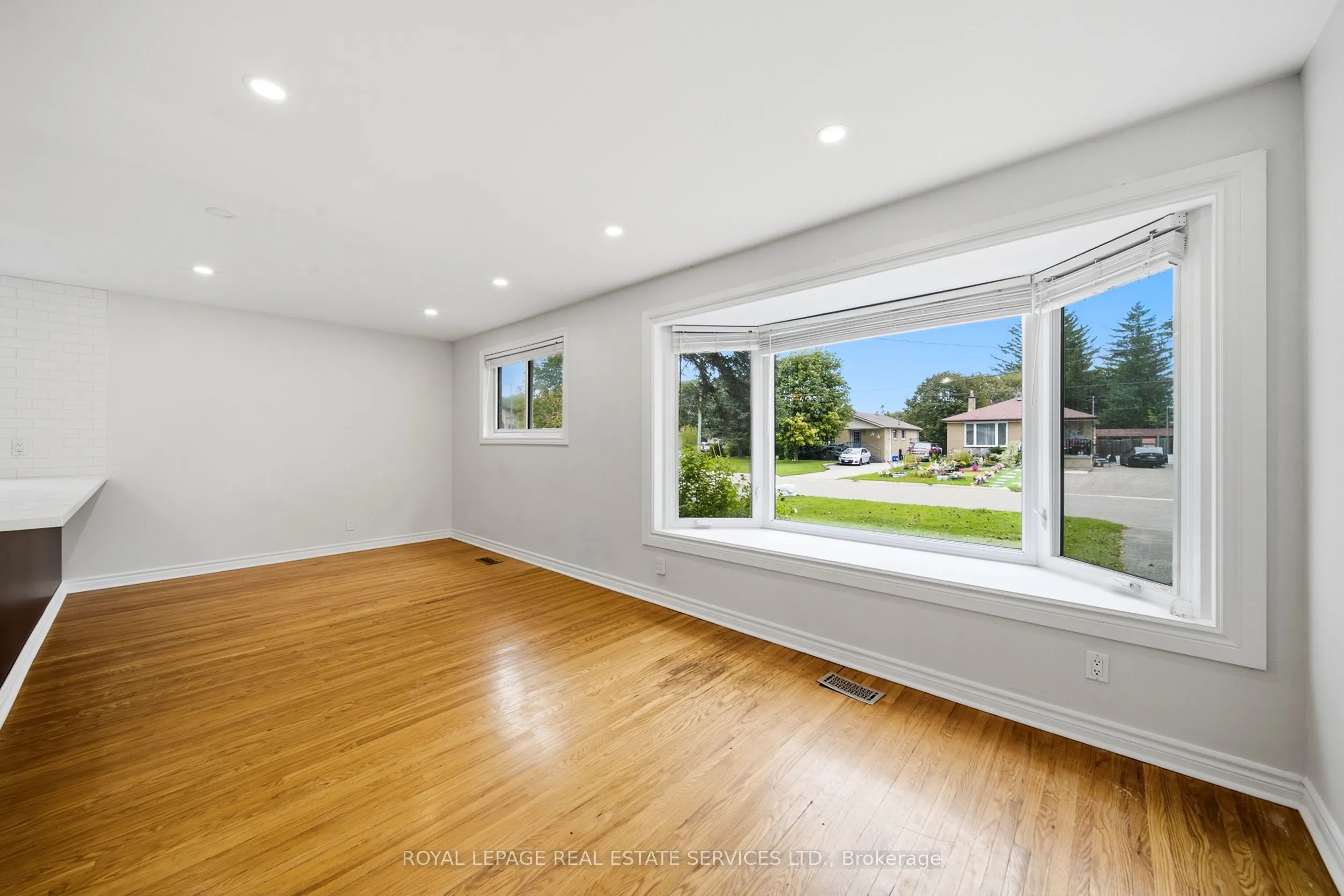 6 Corbett Crescent #Main