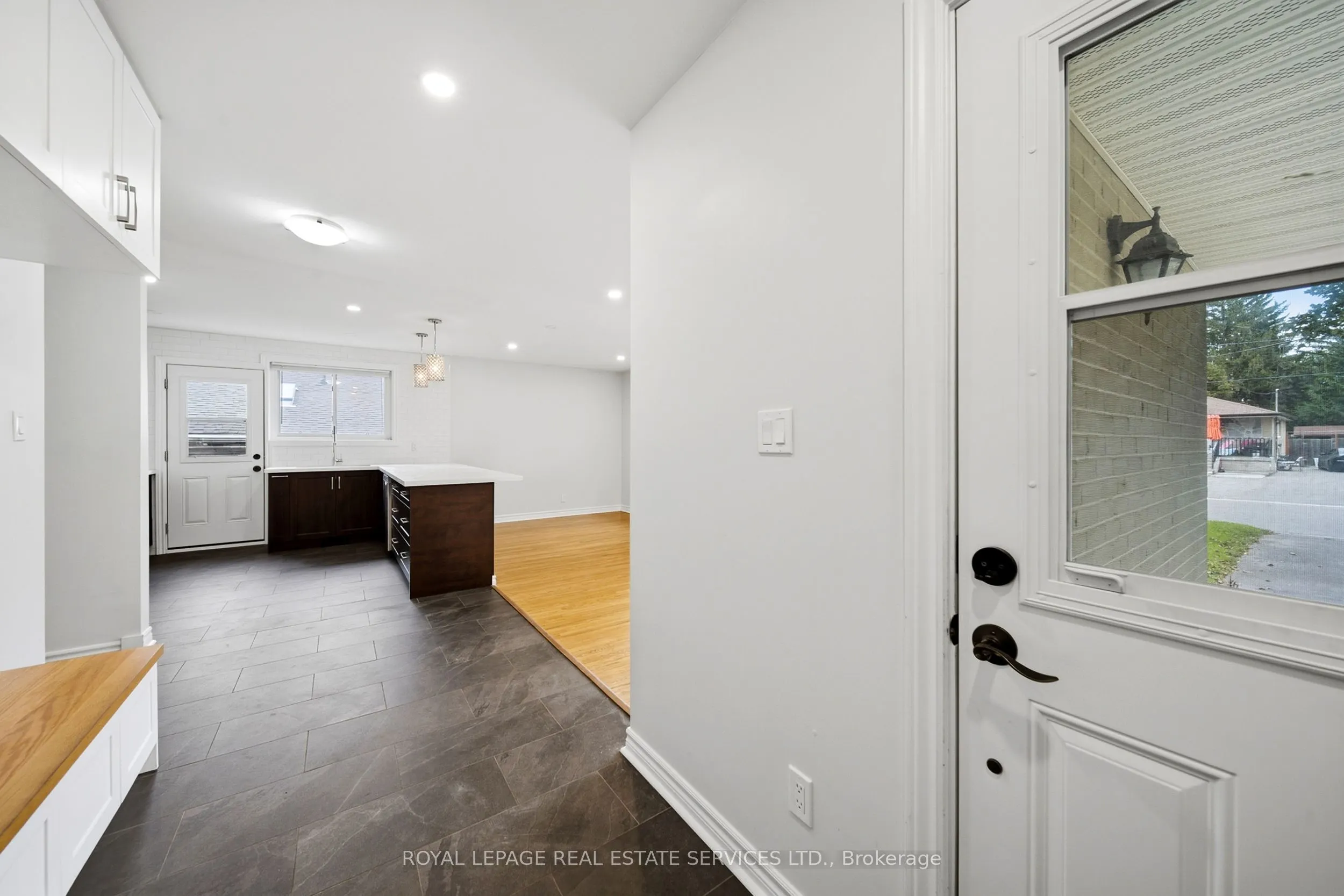 6 Corbett Crescent #Main