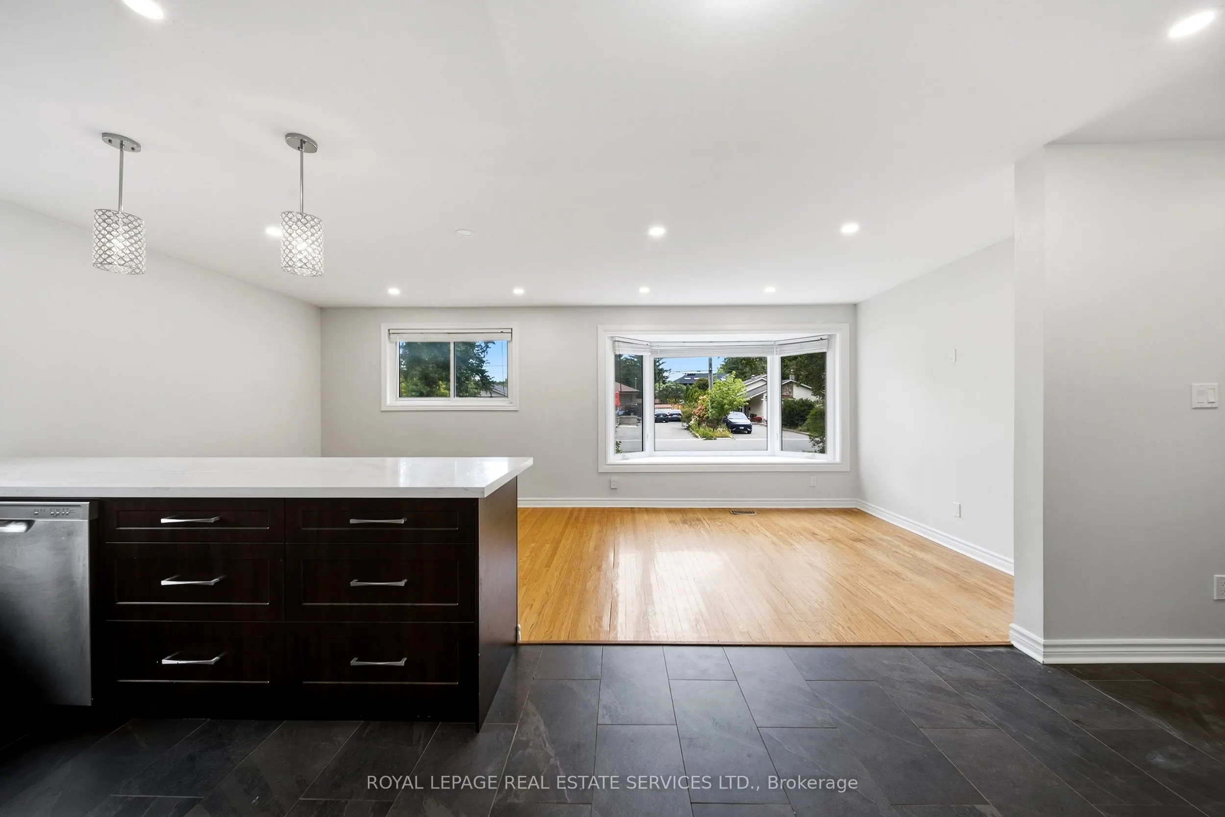 6 Corbett Crescent #Main